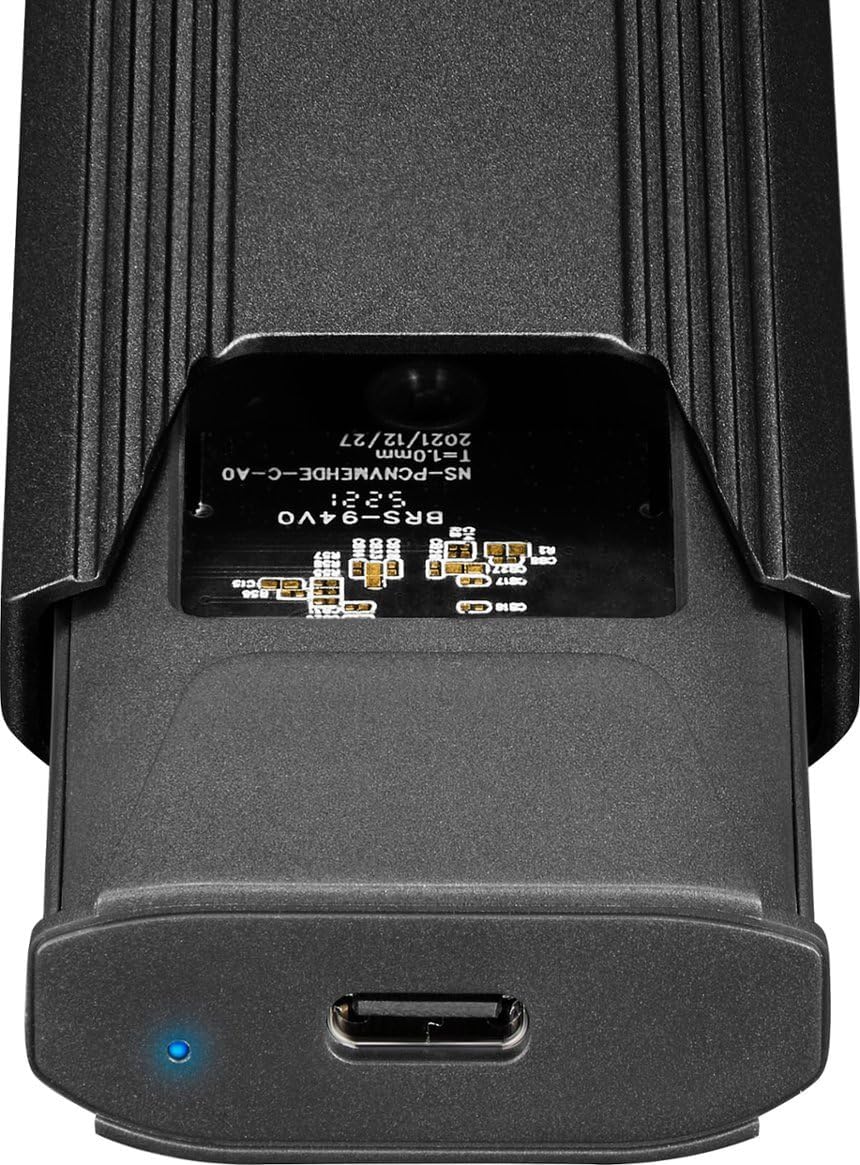 Vnitřní view of the Insignia M.2 NVMe SSD Enclosure with the tray partially removed