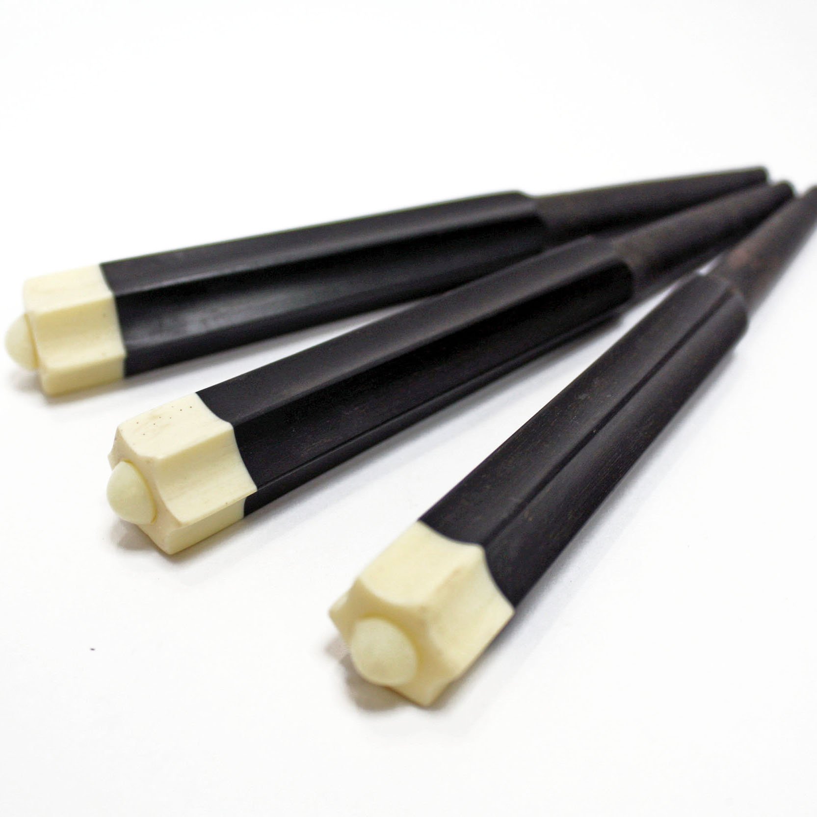 沖縄三線 黒木・天然牙製高級カラクイ3本セット Amazon | 三線用カラクイ3本セット (黒木六角) | 三線