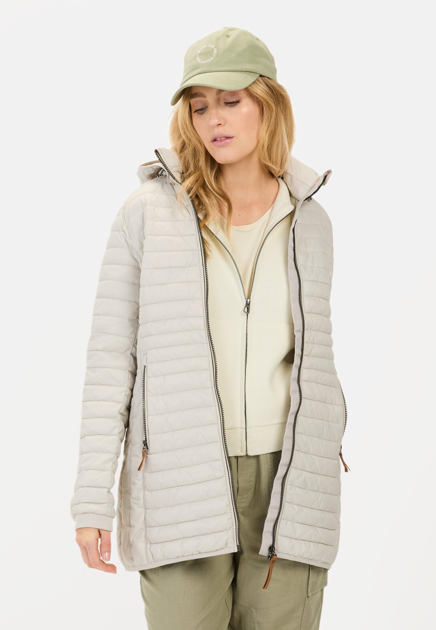 camel active Damen Wasserabweisende Steppjacke | Wasserabweisende und winddichte Steppjacke mit abnehmbarer Kapuze, 2-Wege Reißverschluss, 2 Innen - und 2 Außentaschen