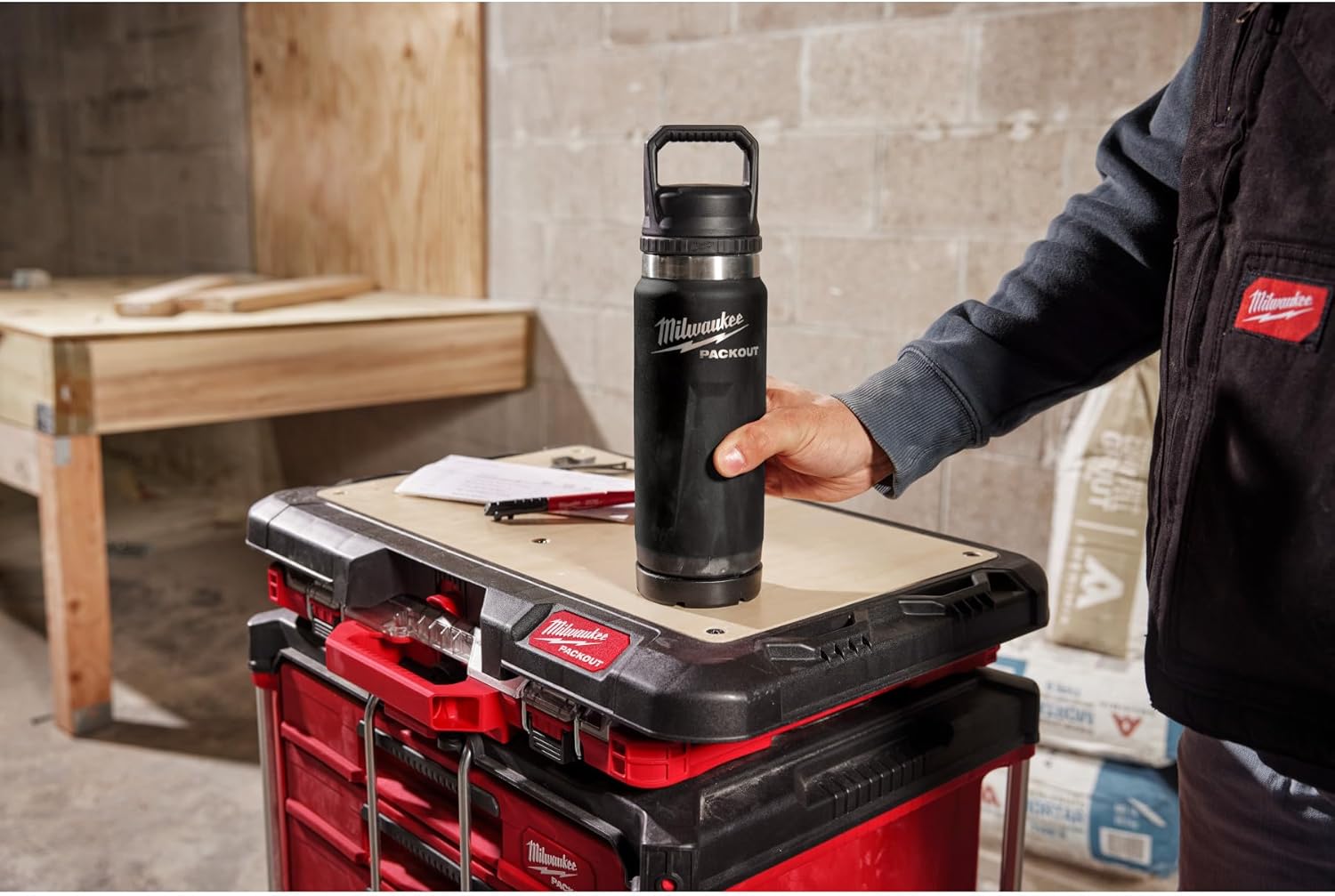 Milwaukee Packout Thermal Bottle 709 Ml (Black) - 48-22-8396B
