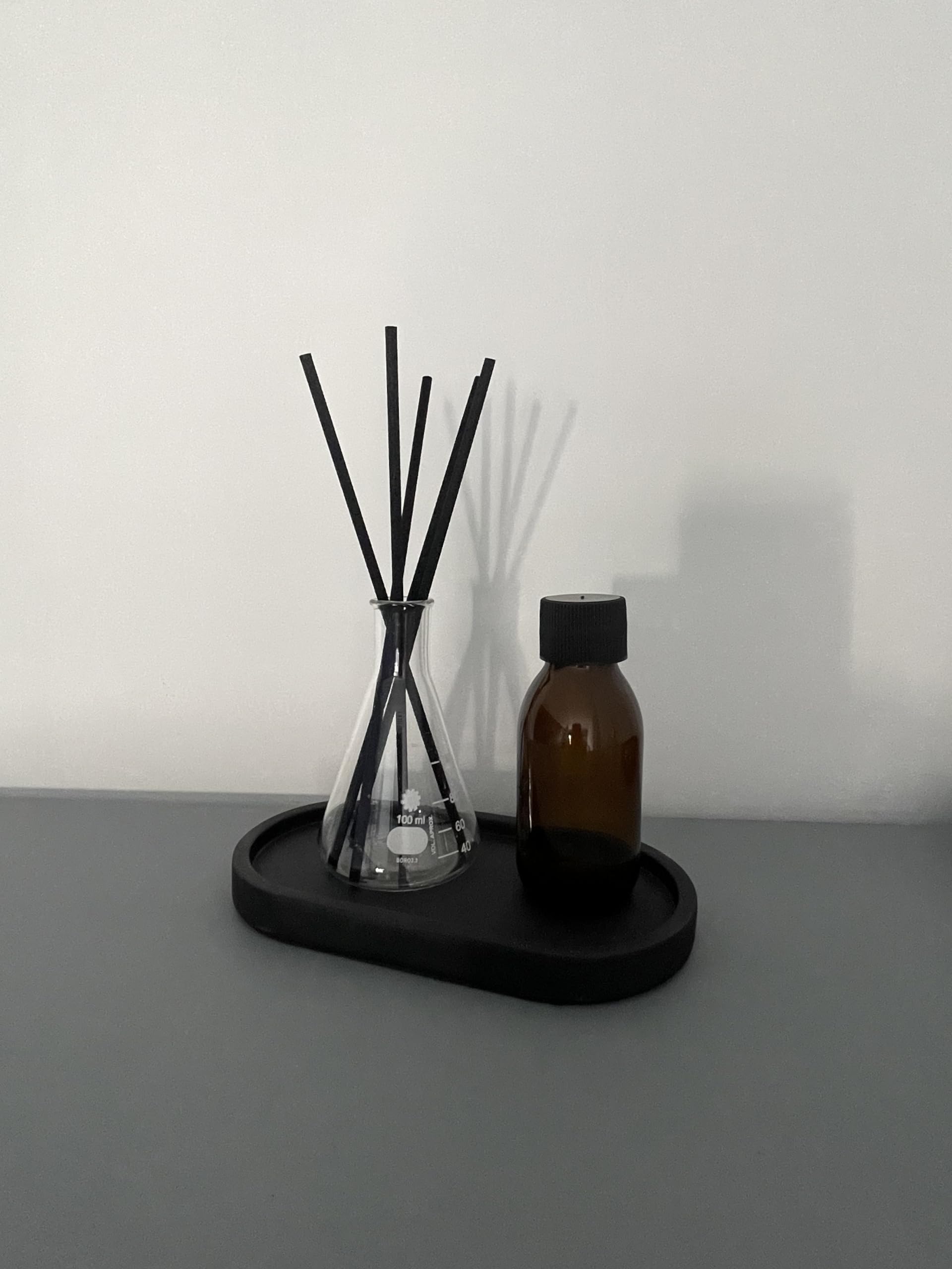 Mabel & Ivy Lab flask diffuser home fragrance science chemistry bottle 250ml (Sandalwood fragrance, 100ml)