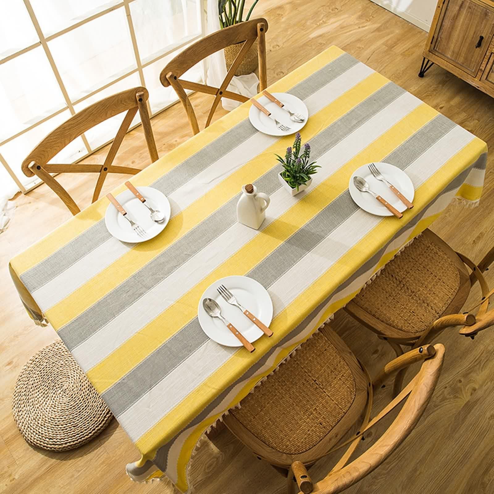 Nappe rectangulaire facile à laver pour masquer les imperfections de votre table de cuisine