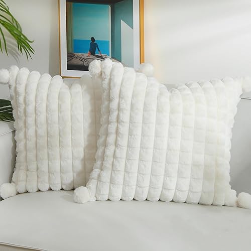 Juego de 2 fundas de almohada de 18 x 18 pulgadas, fundas de almohada lujosas de piel sintética suave con textura a cuadros con bolas de felpa,