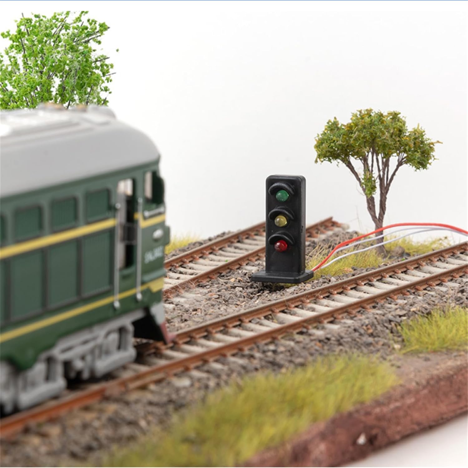 5Pcs 1:87 Scale Model Railroad Traffic Light Signal Light, DC 3V Lights, 3-Lights Block Signal for Train Building Scenery Layout Decoration