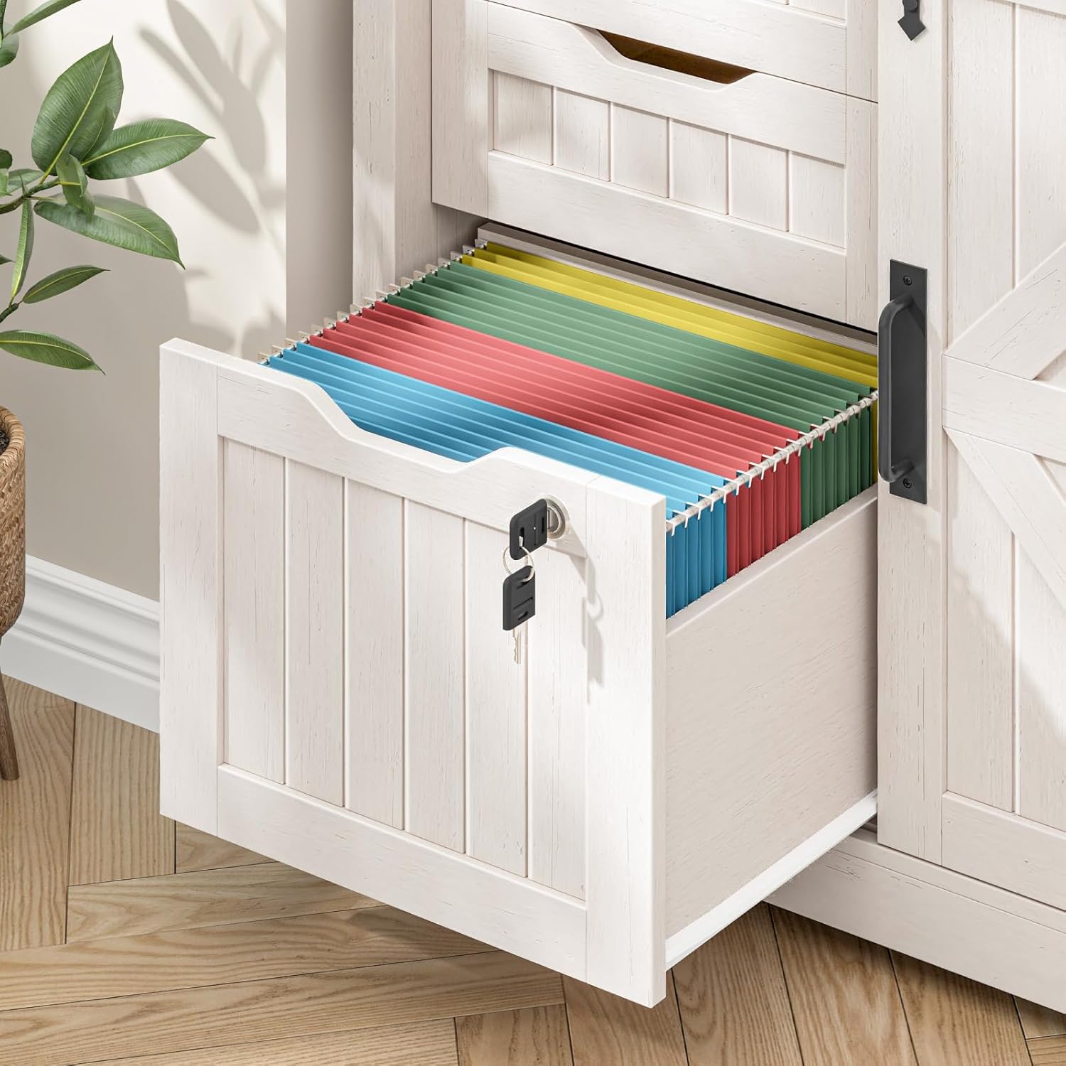 Locking file drawer with hanging files