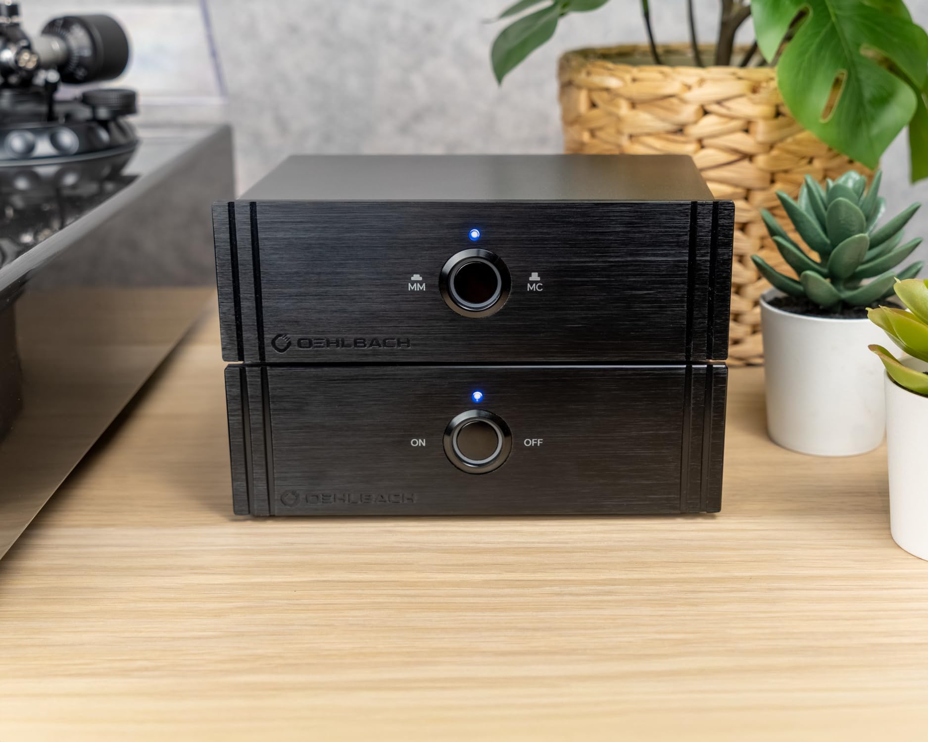 OEHLBACH Phono preamplificatore per MM & MC – Twin Amp Ultra | Basso rumore e senza distorsioni | Connettori RCA placcati in oro 24 kt | Ritardo di accensione, design HiFi compatto