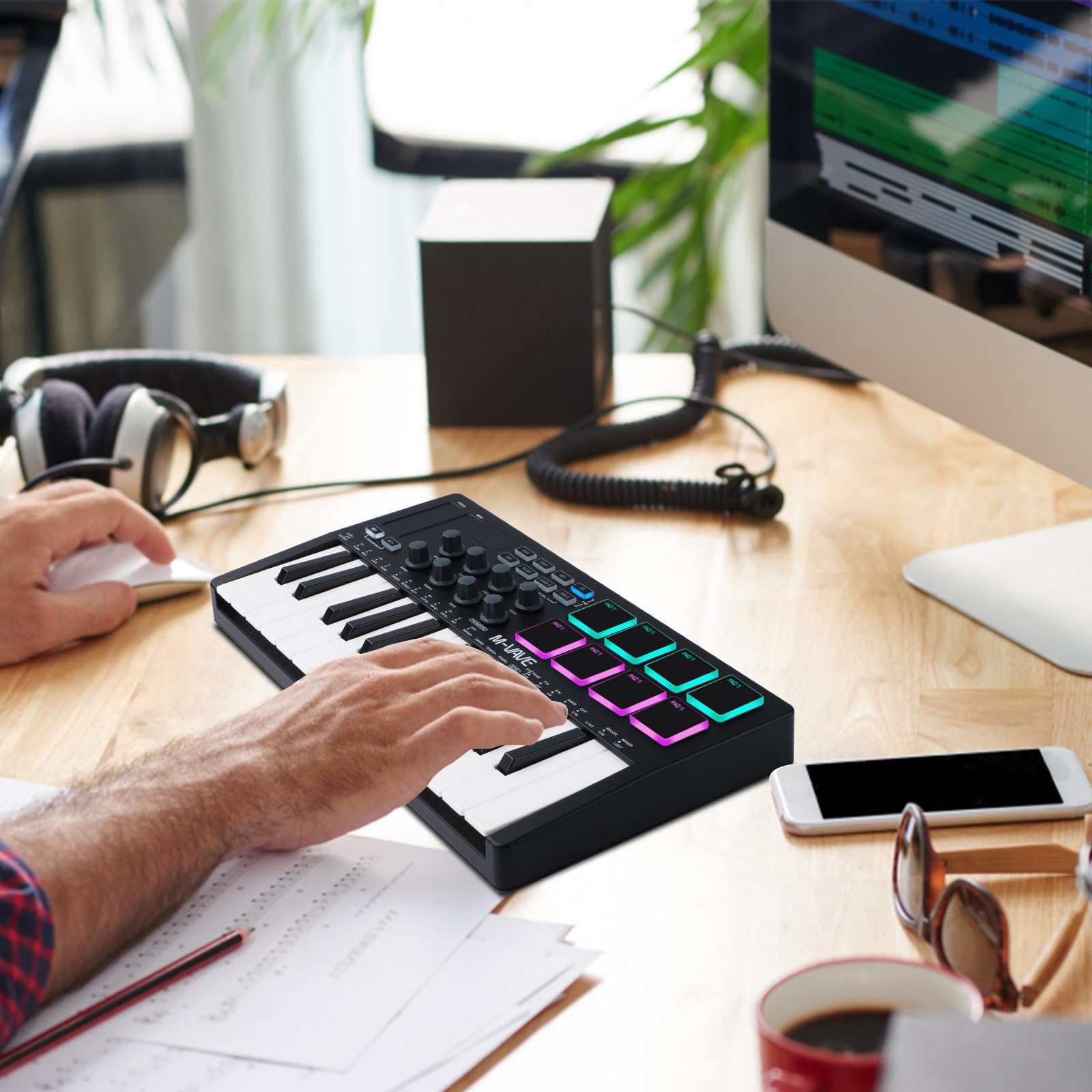 Teclado Controlador Midi, M-VAVE 25 Teclas Táctiles Musik-Arranger Keyboard Mini Midi Electronic Controller Pad SMK-25 Negro y Blanco, Batería Incorporada