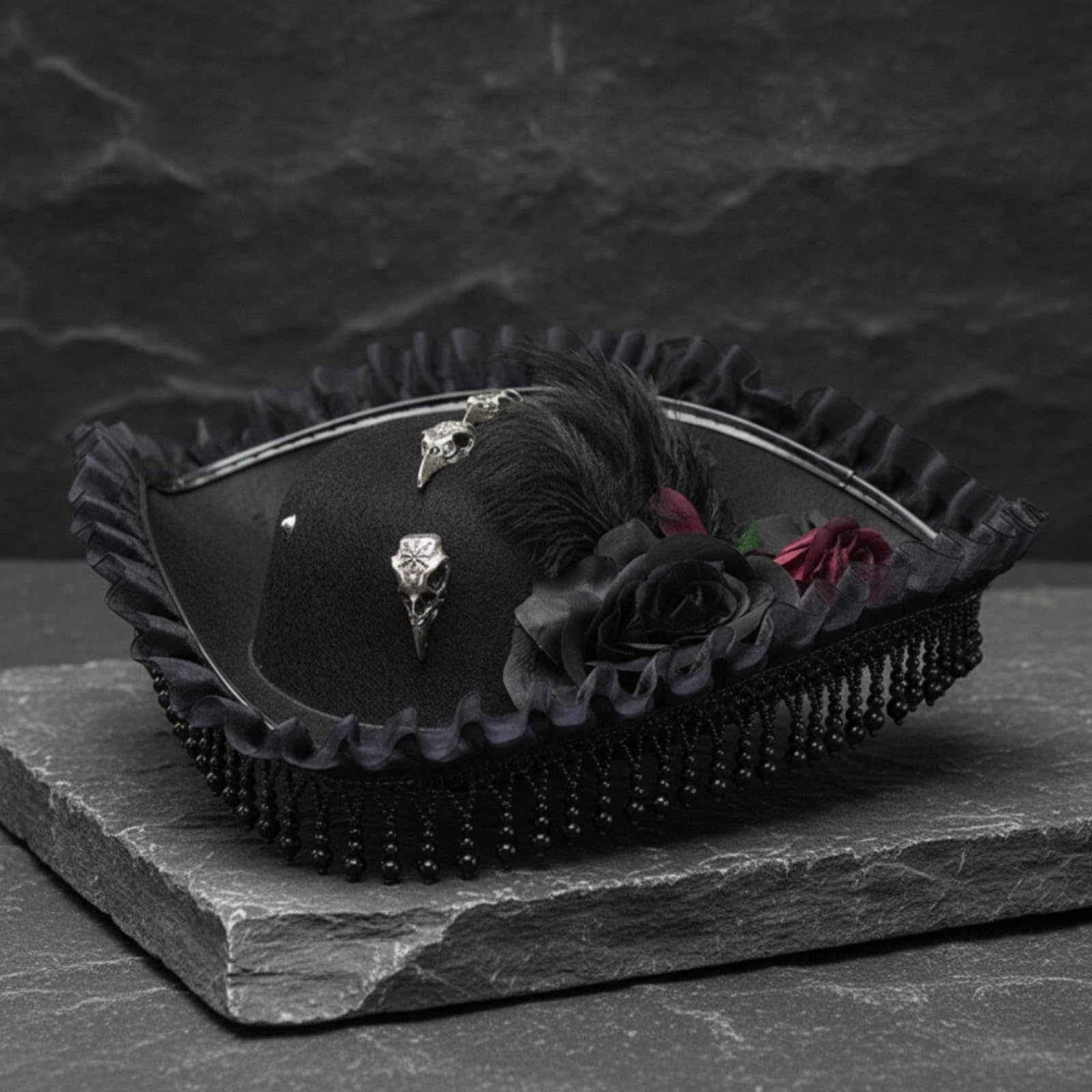 Cappello da Pirata con Teschio e Piume Strutturato Cappello da Pirata con Pennacchio Durevole a Tre Punte in Feltro per Carnevale