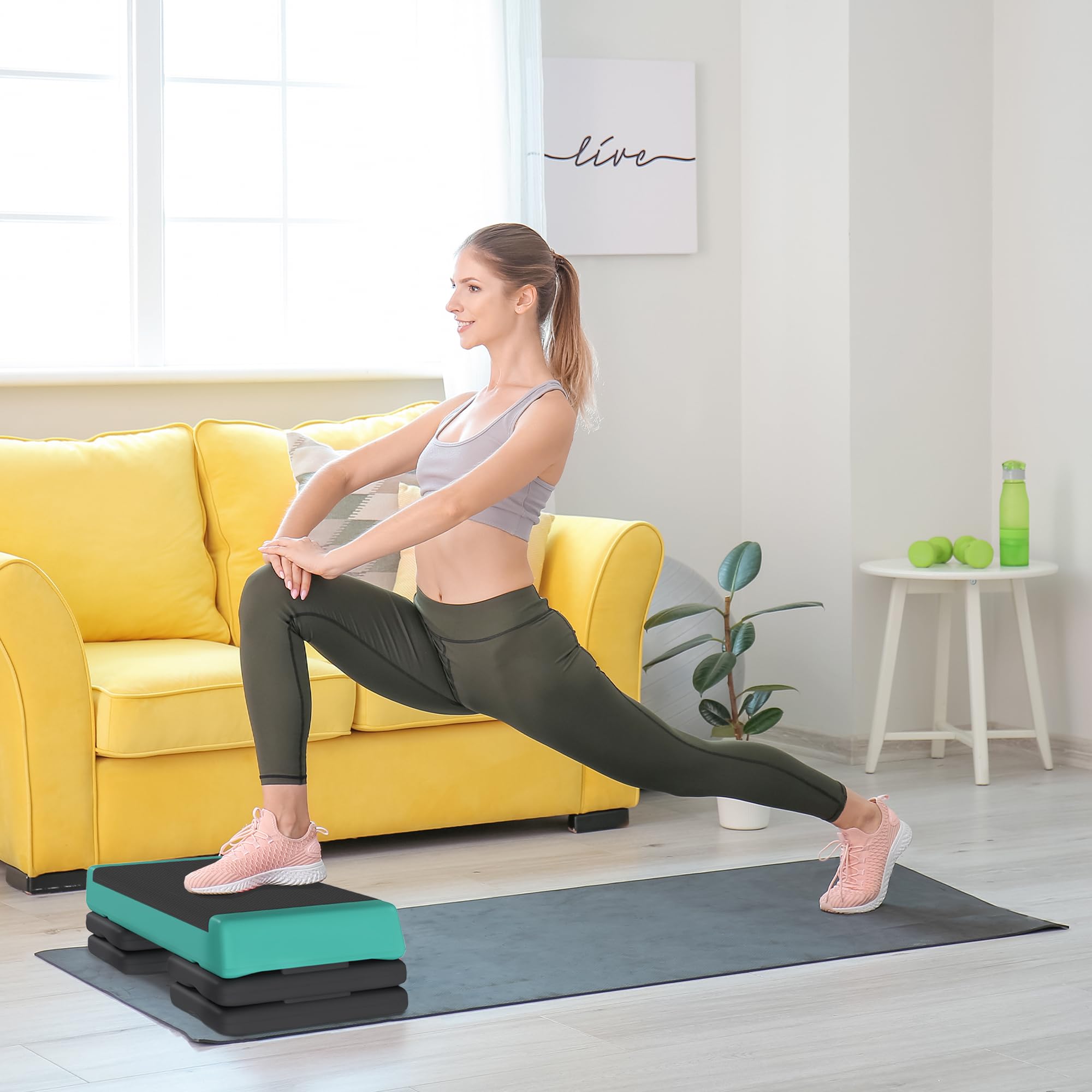 SPORTNOW Step de Aeróbic, Step para Fitness Antideslizante, Altura Regulable 3 Niveles de 10,5/15,5/20,5 cm, Carga 250 kg, para Ejercicio en Casa, Gimnasio, 77x36x20,5 cm