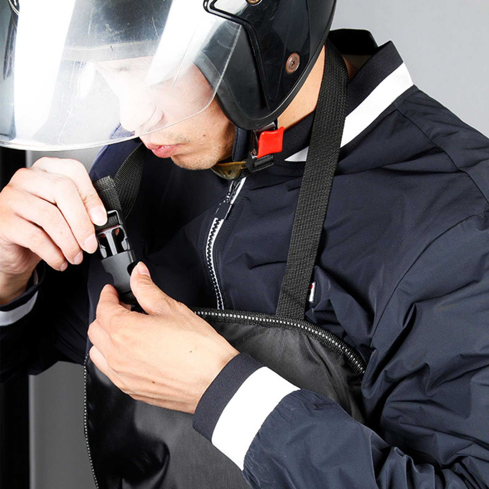 Tablier moto – Protection universelle coupe-vent en PVC pour scooters et cyclomoteurs | Couverture de pare-brise toutes saisons avec grandes poches de rangement pour les journées froides et pluvieuses