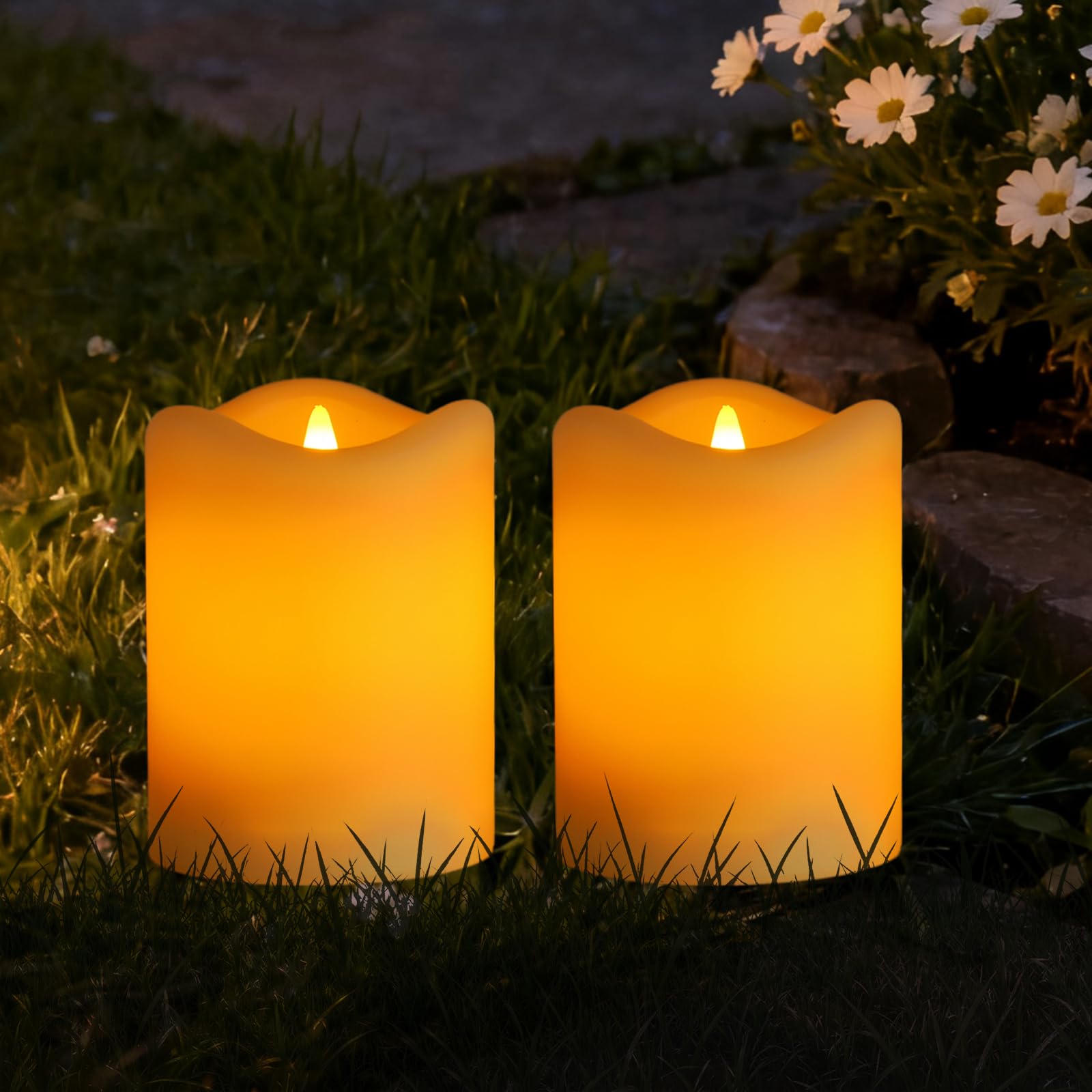 Candele Solari Impermeabili da Esterno, Confezione da 2, Candele Solari a Colonna Senza Fiamma Tremolanti da 7,6 cm x 10,2 cm, Candele Solari Calde di Colore Ambra dal Crepuscolo all'Alba per Lanterne