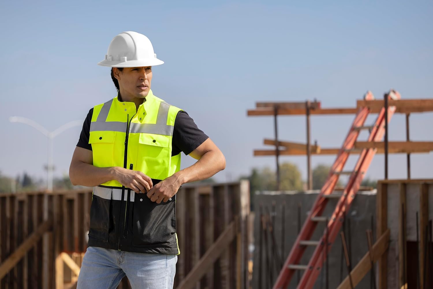 Kishigo Insulated Vest, Highly Visible, Durable Ripstop Vest w/Retractable Clear ID and Flap, Multiple Pockets, Reflective Accents, Type R, Class 2, Lime/Black, 2X Large