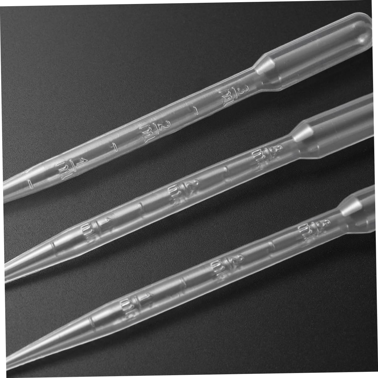 300pcs Disposable Plastic Droppers with Scale for Accurate Liquid Transfer for Essential Oils Fragrances and Laboratory Use