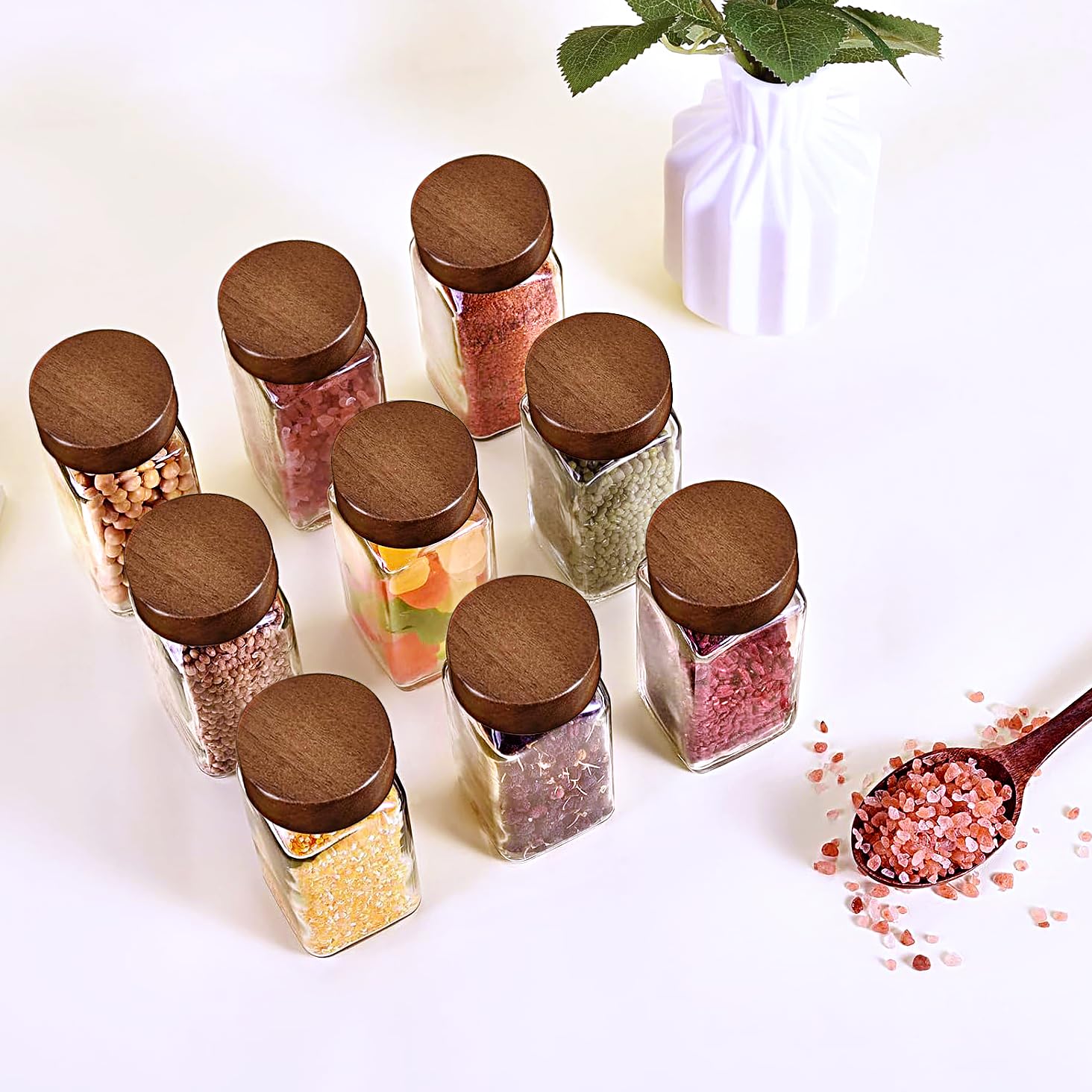 MRVNN Spice Jars 35 sztuk, kwadratowe słoiki na przyprawy z drewnianą pokrywką, 120 ml, zestaw pojemników na przyprawy z pokrywkami i etykietami, antypoślizgowe pojemniki na przyprawy