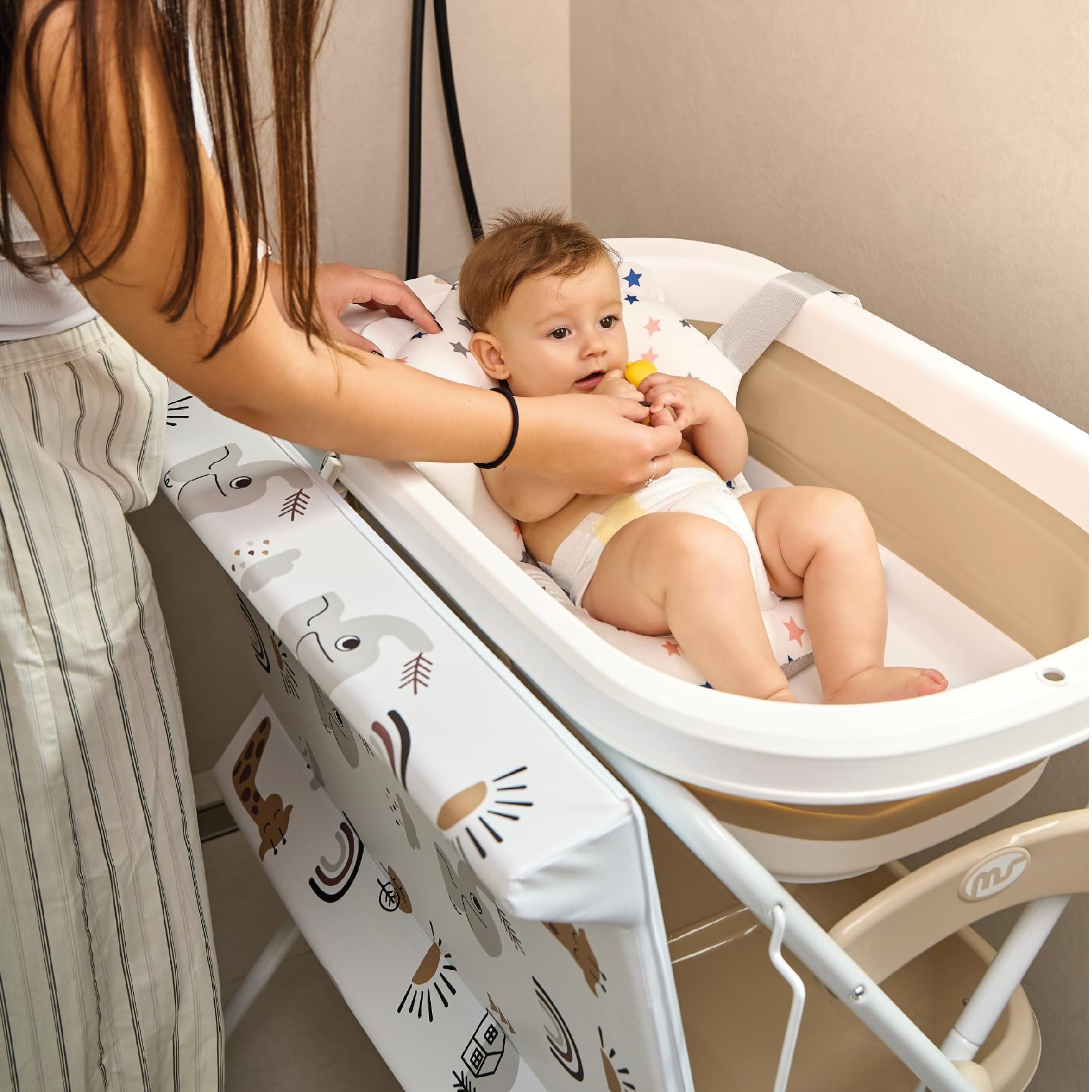 Ms BabyWorld ZOE Baby-Badewanne mit Füßen, Wickelunterlage, Reduzierkissen und Aufbewahrungskorb, bequem, leicht zu verstauen, mit Stöpsel und rutschfesten Füßen - Baby-Badewanne, faltbar und tragbar