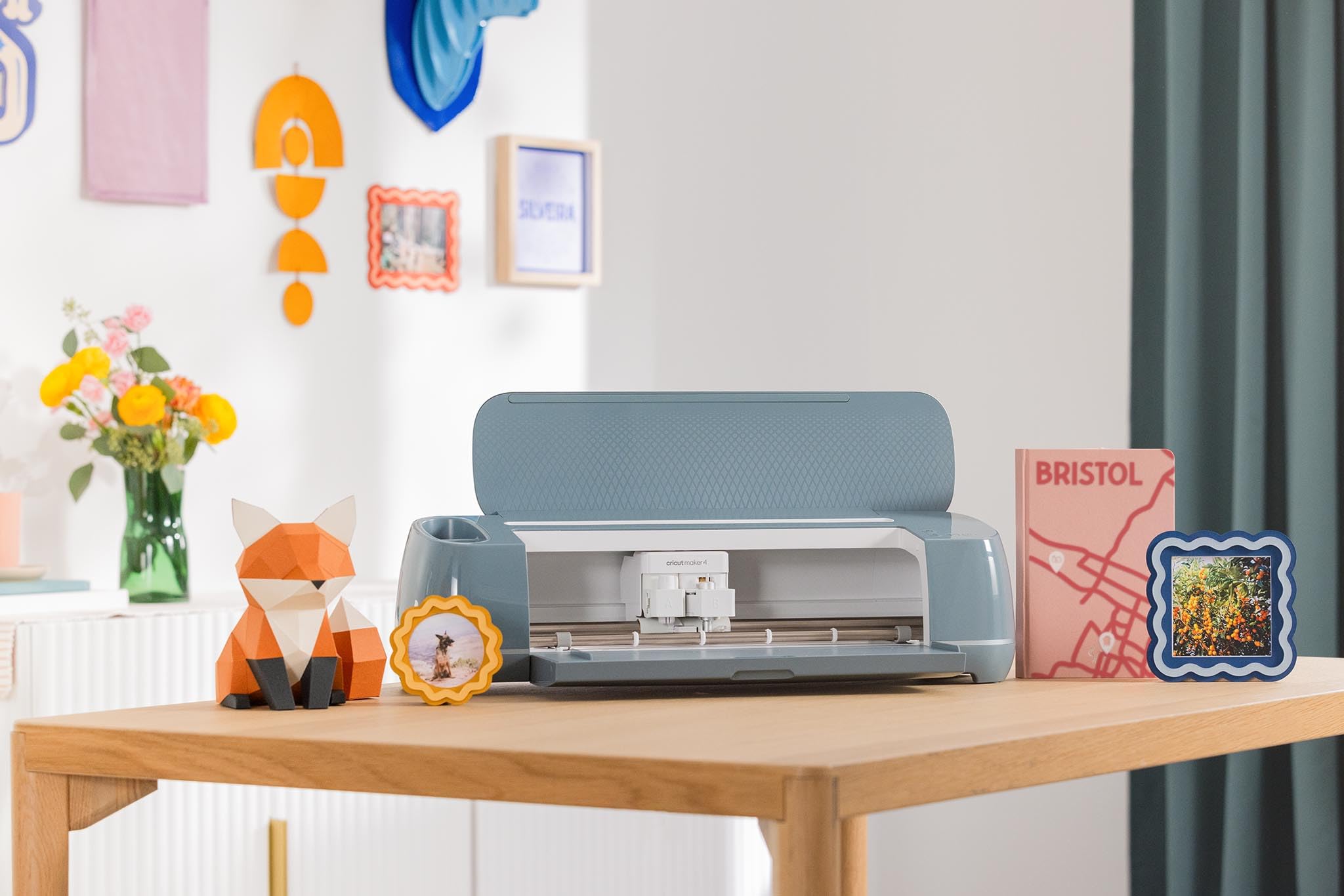 Cricut Maker 4 Essentials-Paket