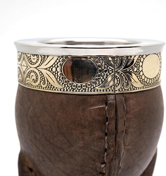 Set Imperial Mate Cup and Stainless Straw whit Parrot Beak, Easy Cleaning and Reusable, Handmade from Leather, Precise Terminations and Seamless Stitches, 4 Leg Base - Brown