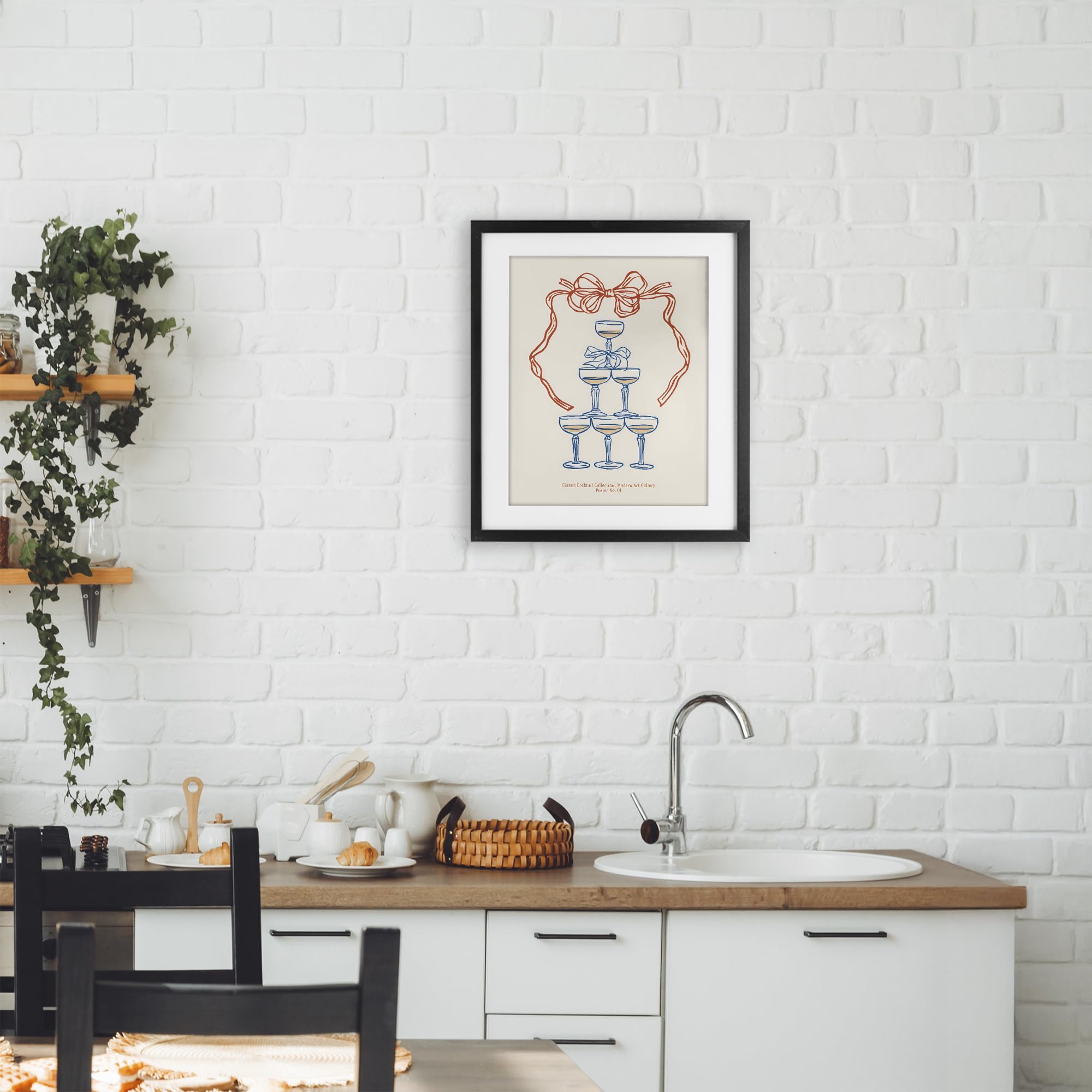 Classic Cocktail Tower Glam, gerahmter Druck unter Glas, 33 x 40 cm
