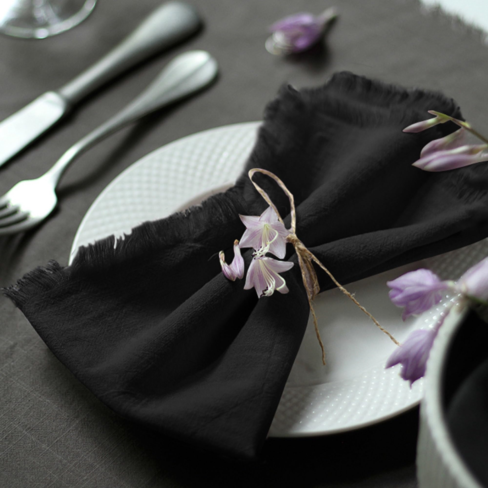 Ayuzawa Handmade Cloth Napkins 100% Cotton Napkins with Fringe，Delicate Handmade Cloth Napkins for Dinners, Parties, Weddings and More，18 x 18 Inch