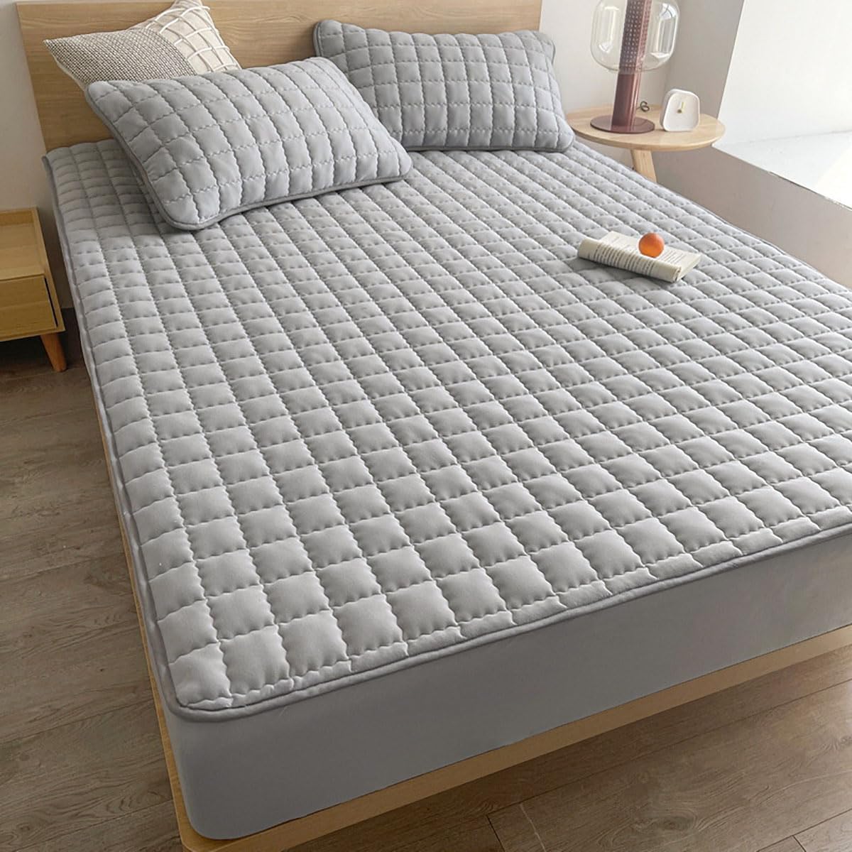 1pc Quilted Waterproof Mattrrotess Pector Soft Comfortable Solid Color Bedding Mattress Cover for Bedroom, Guest Room with Deep Pocket, Fitted Bed Sheet Only(Black,Twin)