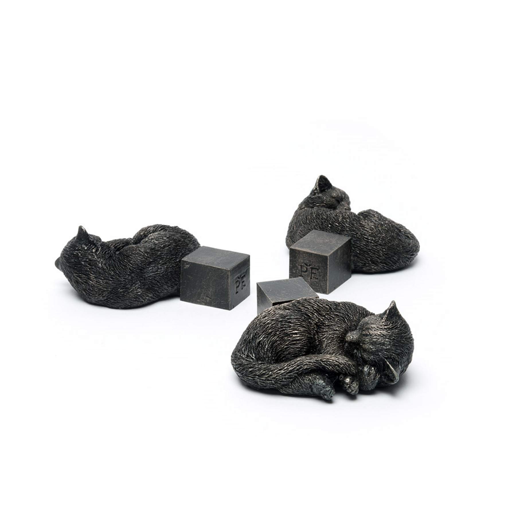 Jardinopia Sleeping Cat Curled Up Plant Pot FeetSet Of 3L10.5 X W8 X H5 Cm from B&Q