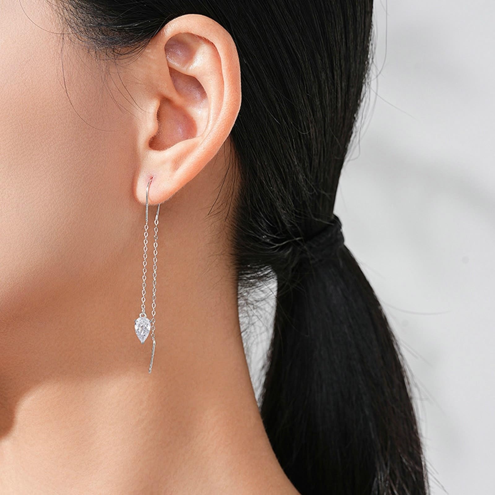 Pendientes de oro blanco Au750 de 18 quilates con forma de lágrima