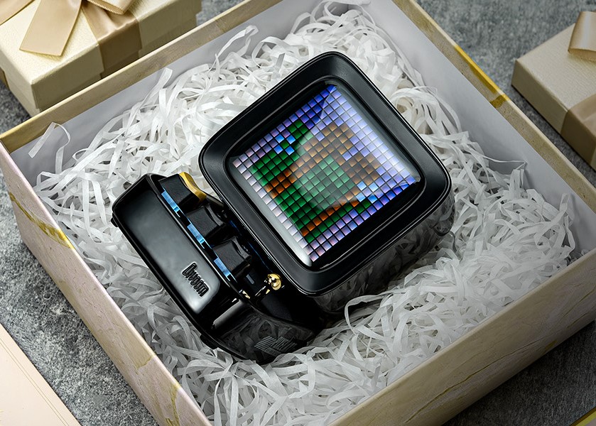 Amazon.com: Divoom Ditoo Retro Pixel Art Game Bluetooth Speaker