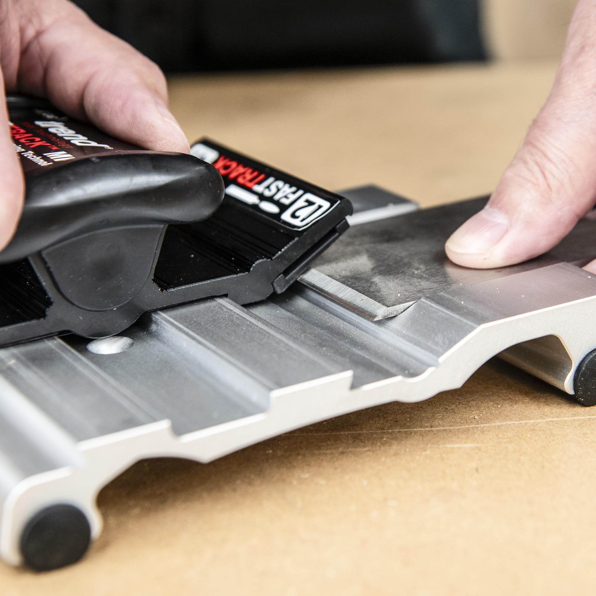 Trend Fast Track MK2 ostrzałka z 4 kątami i uchwytami magnetycznymi | Precyzyjne ostrzenie dłut i strugów 3–65 mm, 4 kąty, magnetyczne uchwyty kamieni i ergonomiczny chwyt. FTS/KIT/MK2