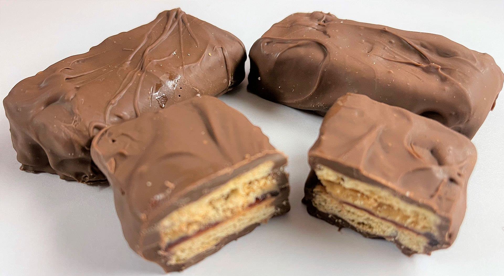 Scott's Cakes Milk Chocolate Graham Cracker Peanut Butter & Raspberry Jelly Sandwiches in a 1 Pound Deli Container