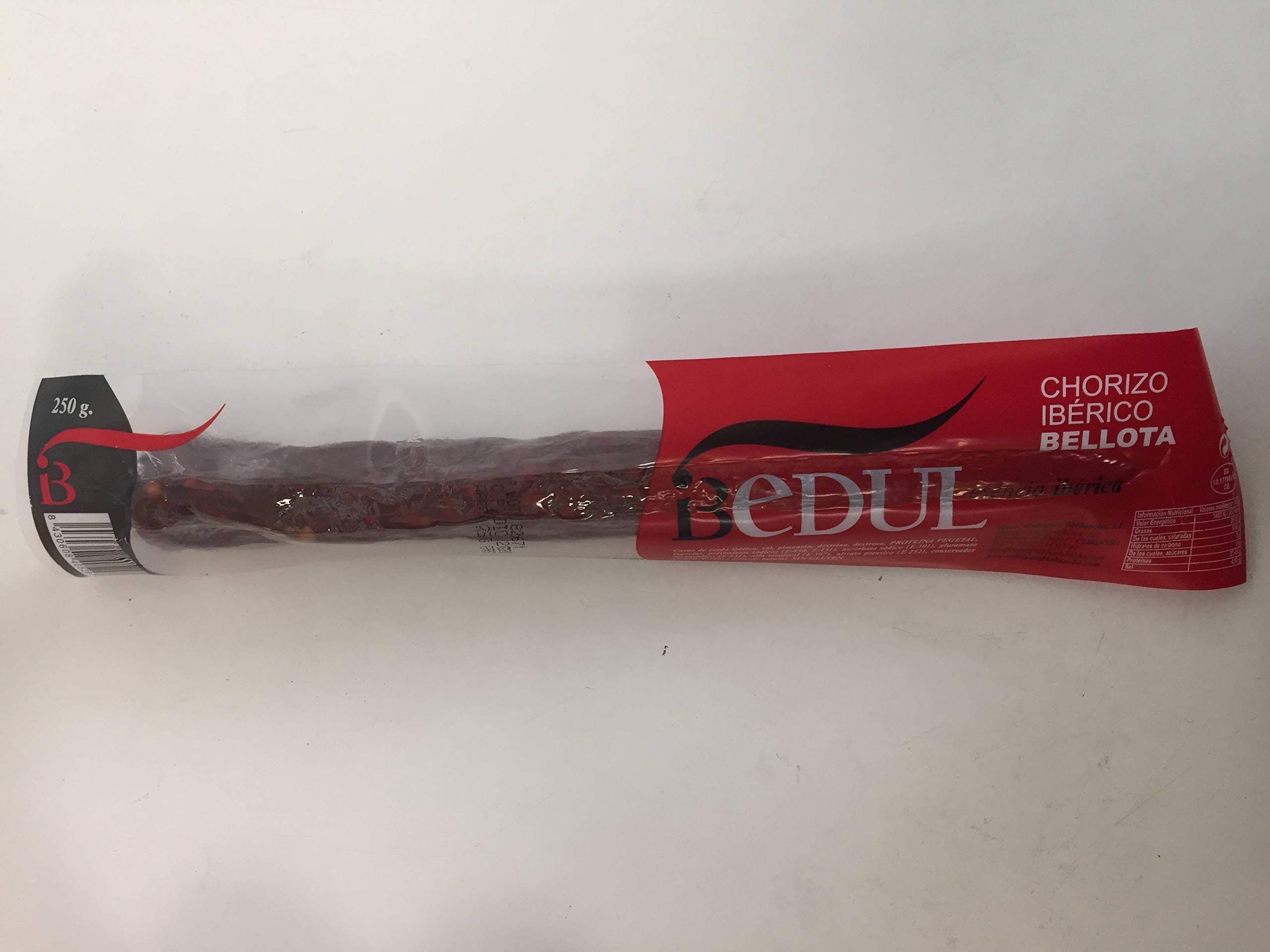 Cesta lote gourmet de regalo navideño empleados con salchichón y chorizo herradura ibérico, lomo extra curado, cuña de queso curado y vino crianza Marques de Carrión