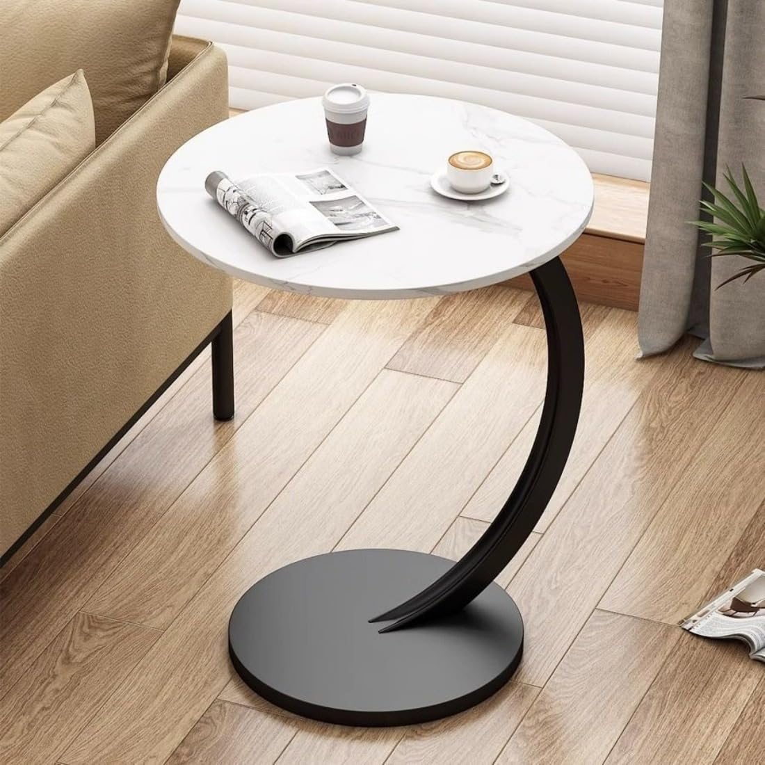 Table de chevet chic blanche et dorée avec support renforcé et plateau en bois