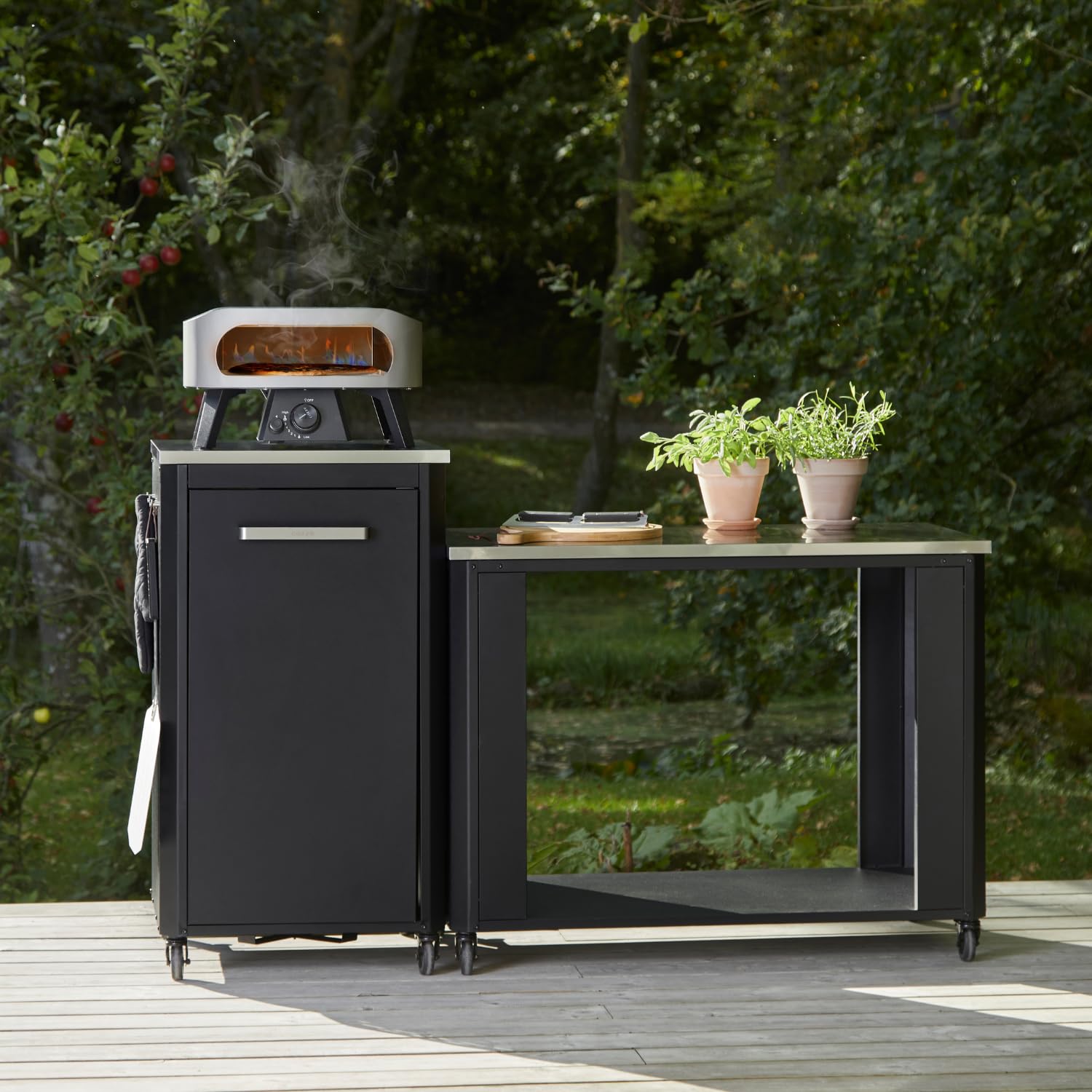 cozze® | Cucina da esterno 115 aperta | Piano in acciaio inox SS430 | Design modulare | Con 6 ganci porta utensili | Ruote Ø75 mm | Struttura in acciaio verniciato nero