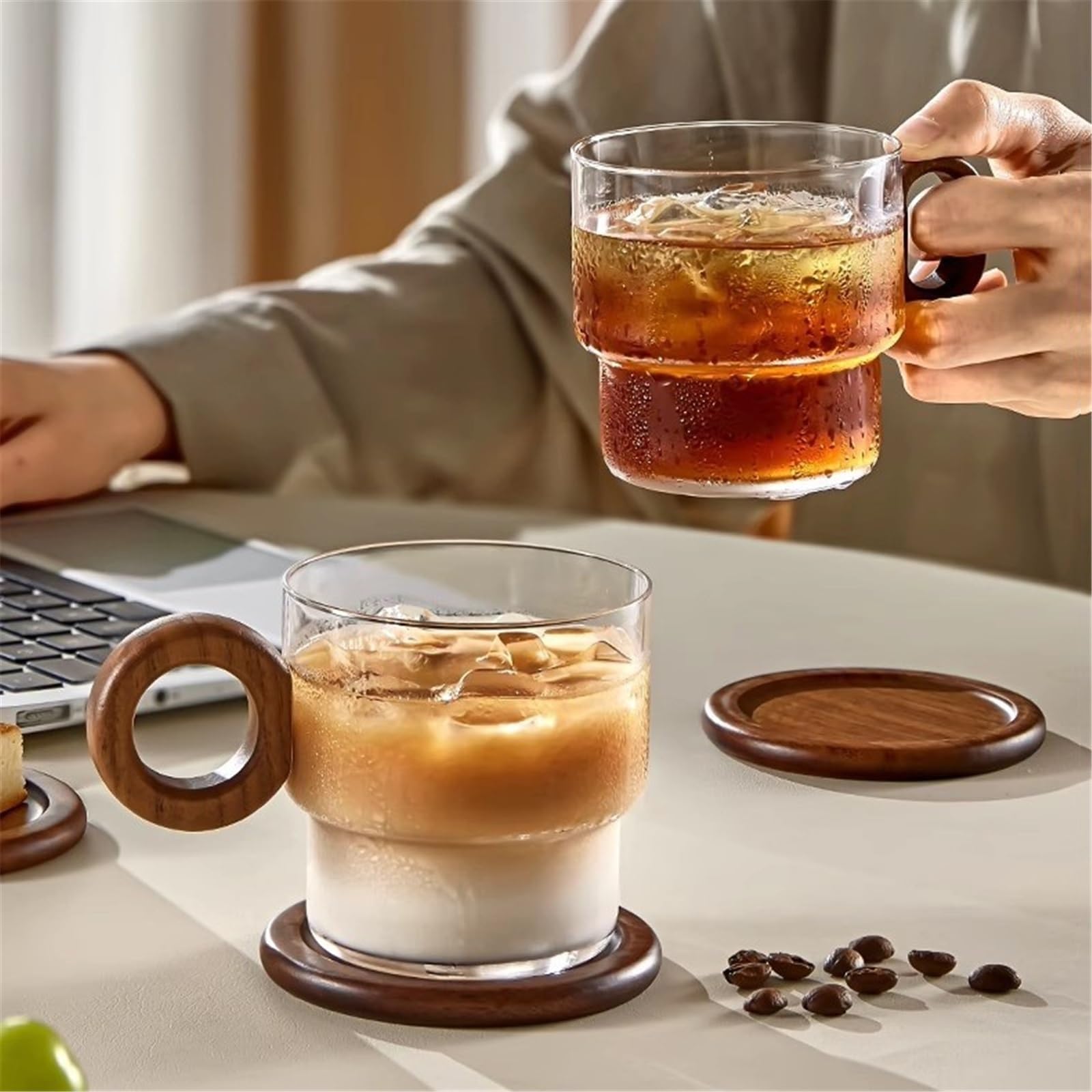 Kaffeetassen-Set aus mit Untersetzer, 330 ml, klare Tassen aus Borosilikatglas mit Griff aus Walnussholz for Saft