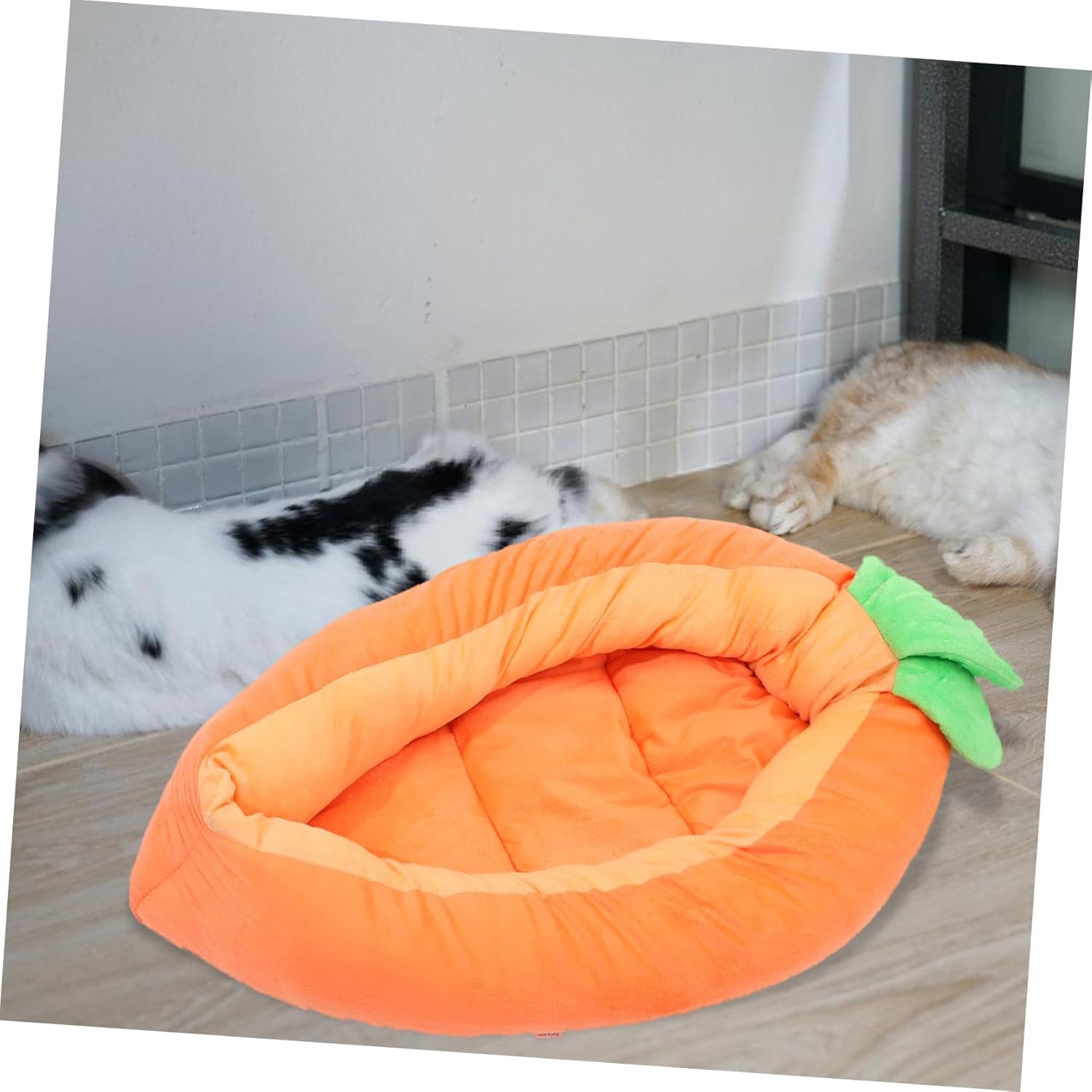 Bunny Bed Carrot-Shaped Cozy Nest for Pets Comfortable Sleeping Bed for Guinea Pigs and Cats for Indoor Use