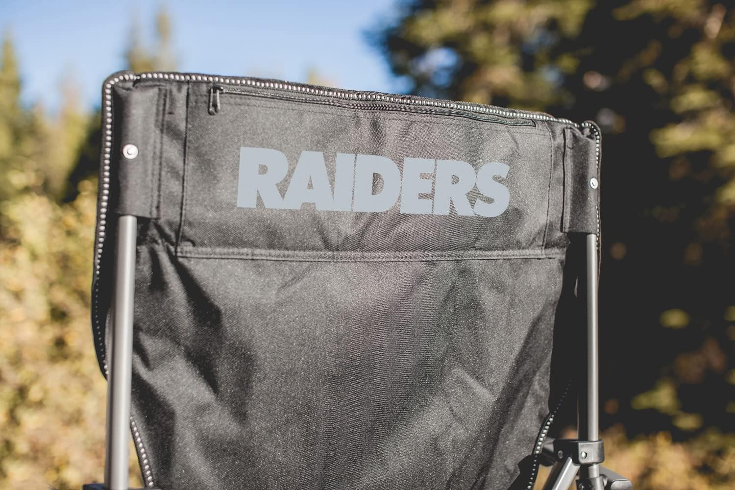 Picnic TIME NFL Las Vegas Raiders Big Bear XXL Camp Chair with Cooler, Heavy Duty Beach Chair, 500 lb Capacity Camping Chair with Carry Bag, (Black)