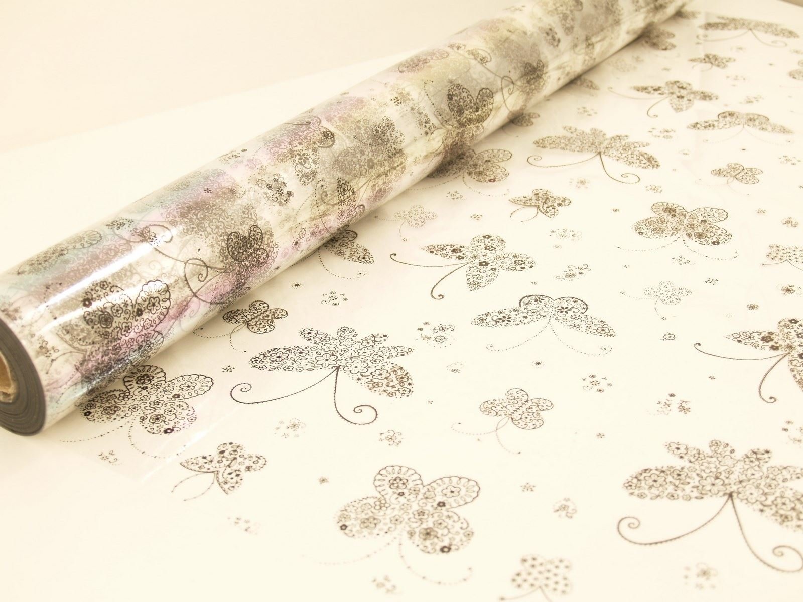 20m Butterfy Medium Florist Film Cellophane Gift Wrap Black (4135-20)