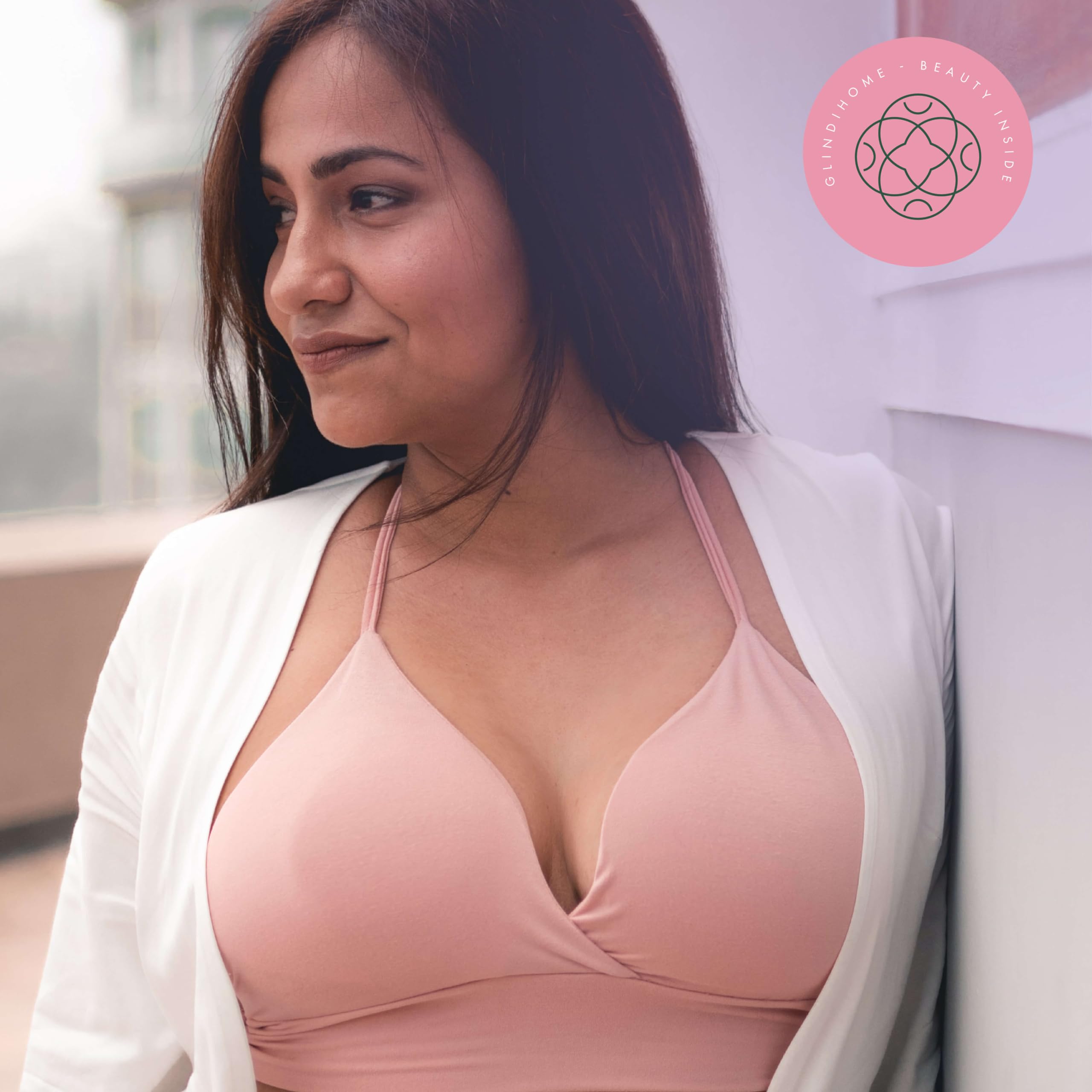 Cinta Adhesiva Pecho 5m. Incluye: 1 Rollo Boob Tape +2 Pezoneras Adhesivas Invisibles Reutilizables +36 Tiras Doble Cara Ropa +10 Pezoneras Tela +Bolsa. Sujetador Invisible.
