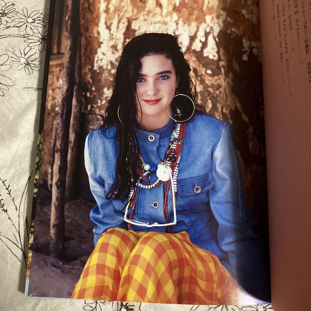 Amazon.co.jp: ジェニファーコネリー シネアルバム 写真集