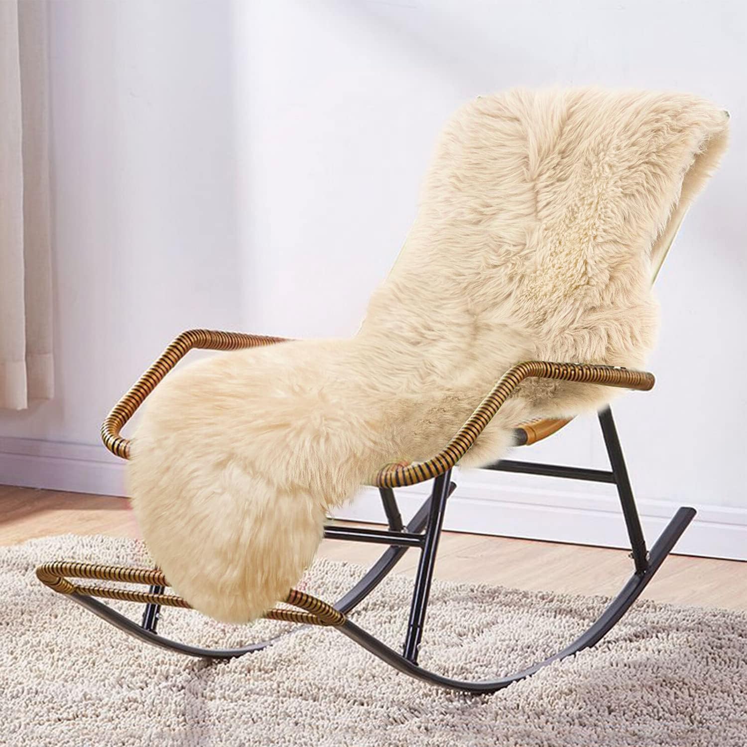 MH MYLUNE HOME Lammfell Teppich Schaffell echt groß 180cm x 60cm Beige | weiche und Flauschige Decke Sitzfell Bett-Vorleger oder Matte für Wohnzimmer Stuhl Sofa