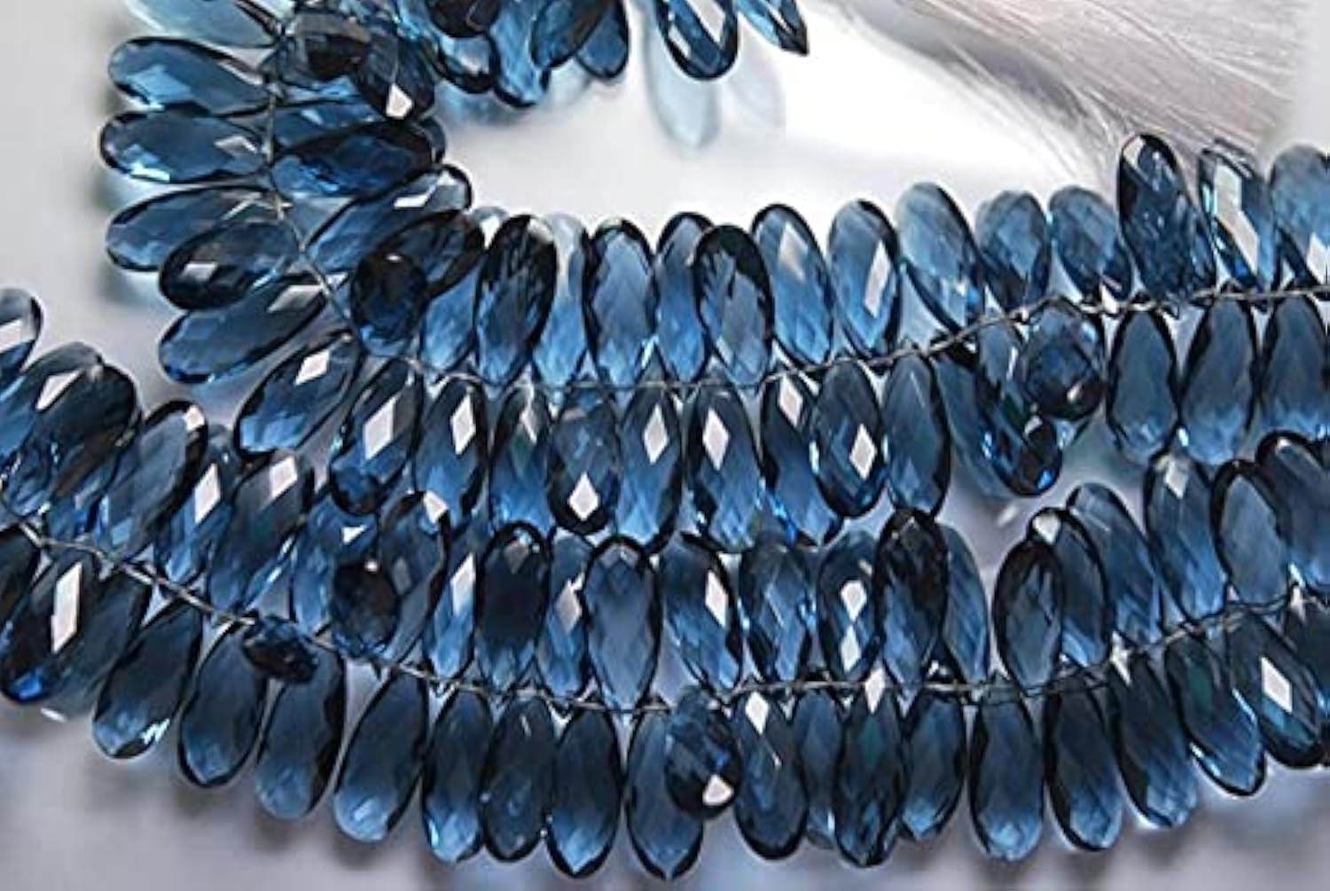 Quartz London Blue briolettes de haute qualité 20mm facettées à la main pour joailliers exigeants