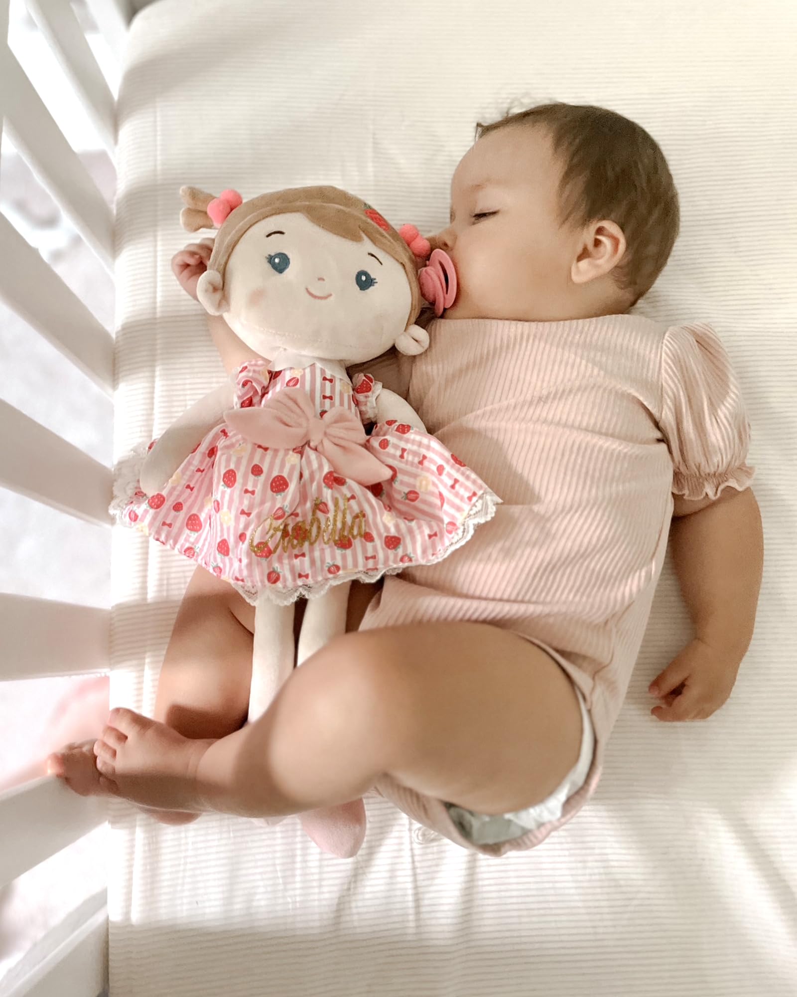 LeyaDoll Muñeca Suave (16 Pulgadas), mi Primera muñeca de Trapo para el Regalo de cumpleaños de una niña de 1 año, Regalo de Bautizo y Navidad para niña y bebé，niños pequeños -Strawberry