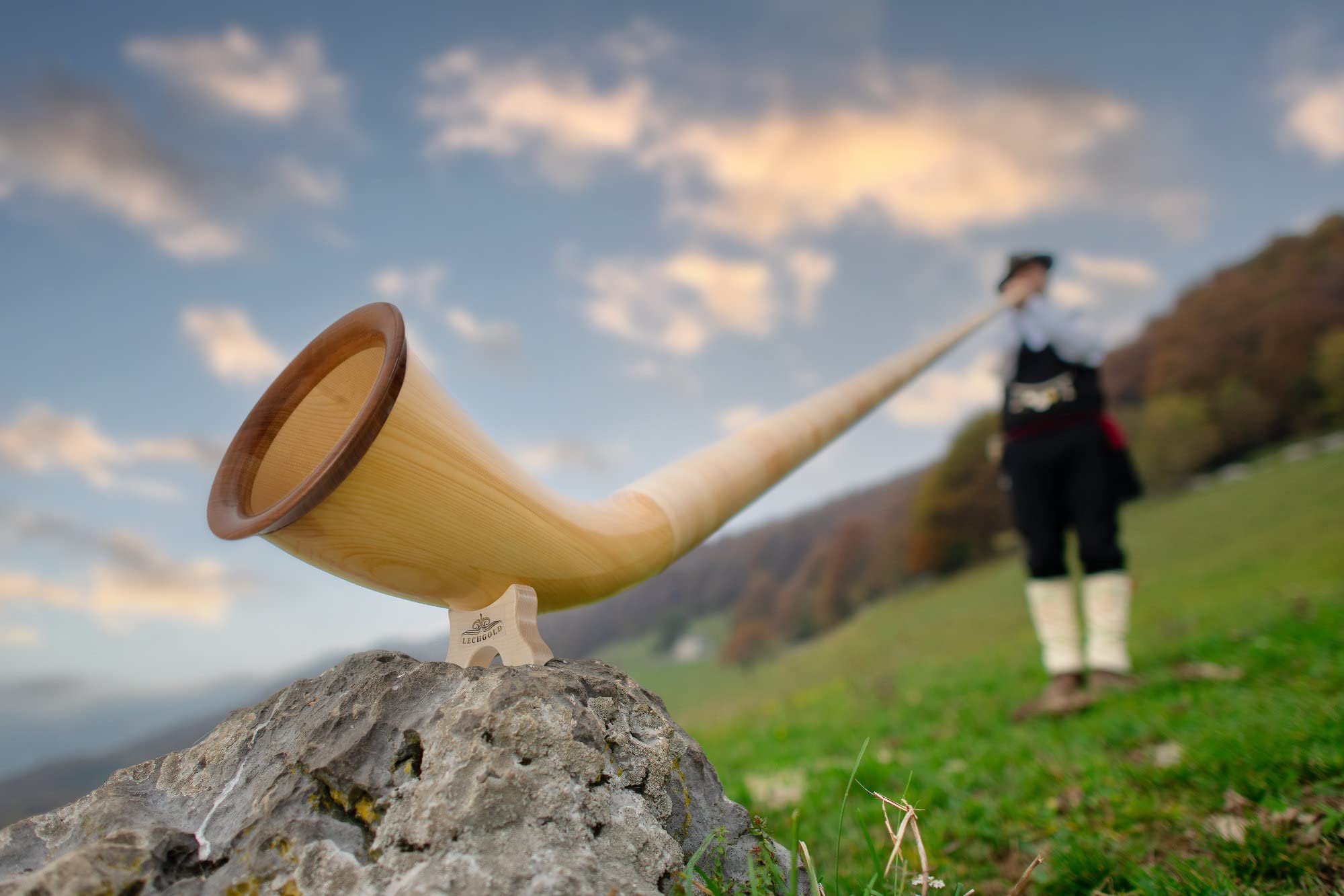 Alphorn Deluxe Fichte F (3-teilig, F-Stimmung, 360 cm, mit Peddigrohr umwickelt, 440 Hz, inkl. 19 mm Mundstück)