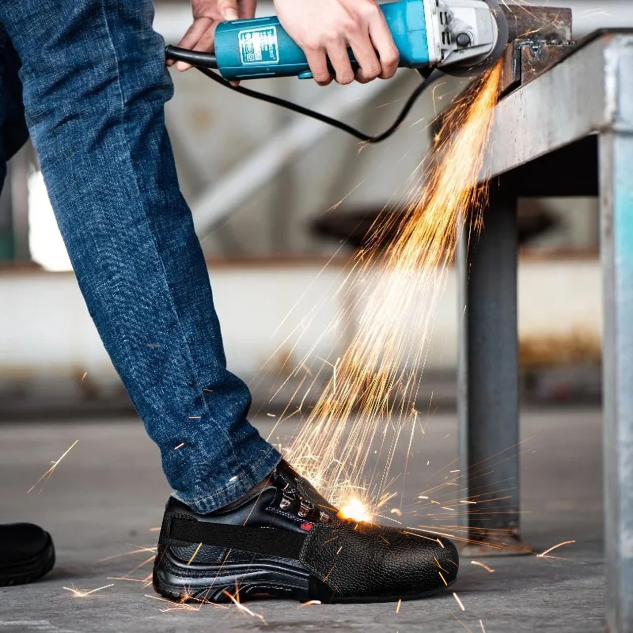 DOITOOL Surchaussures de Sécurité en Cuir - Couvre-Chaussures Coque avec Embout Acier Anti-Écrasement - Protection Pied Antidérapante 36-46 pour Visiteur Chantier, Industrie et Atelier