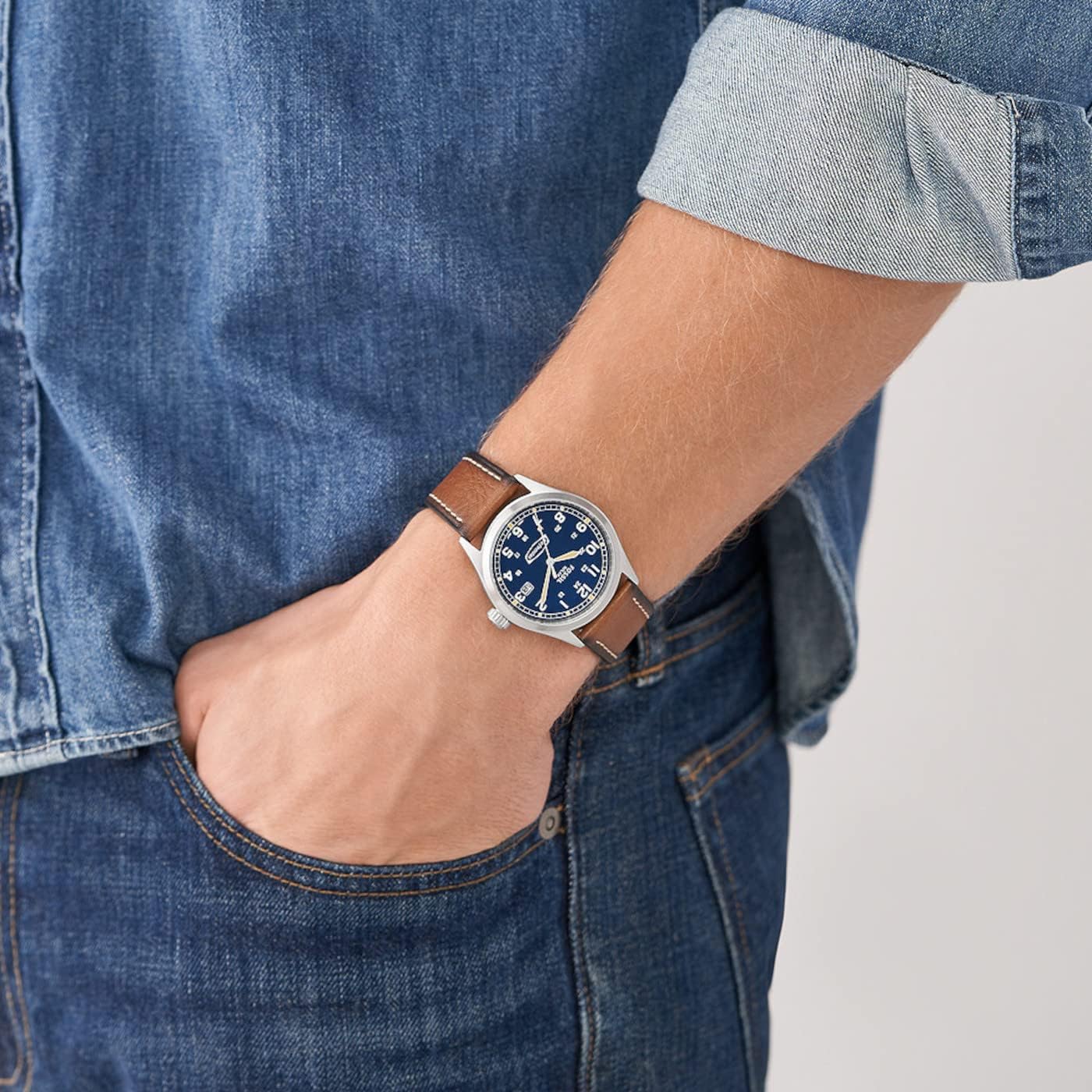 Fossil Orologio da Uomo Defender ad Energia Solare, Orologio in Acciaio Inossidabile, Cassa da 40 mm Fossil Orologio da Uomo Defender ad Energia Solare, Orologio in Acciaio Inossidabile, Cassa da 40 mm