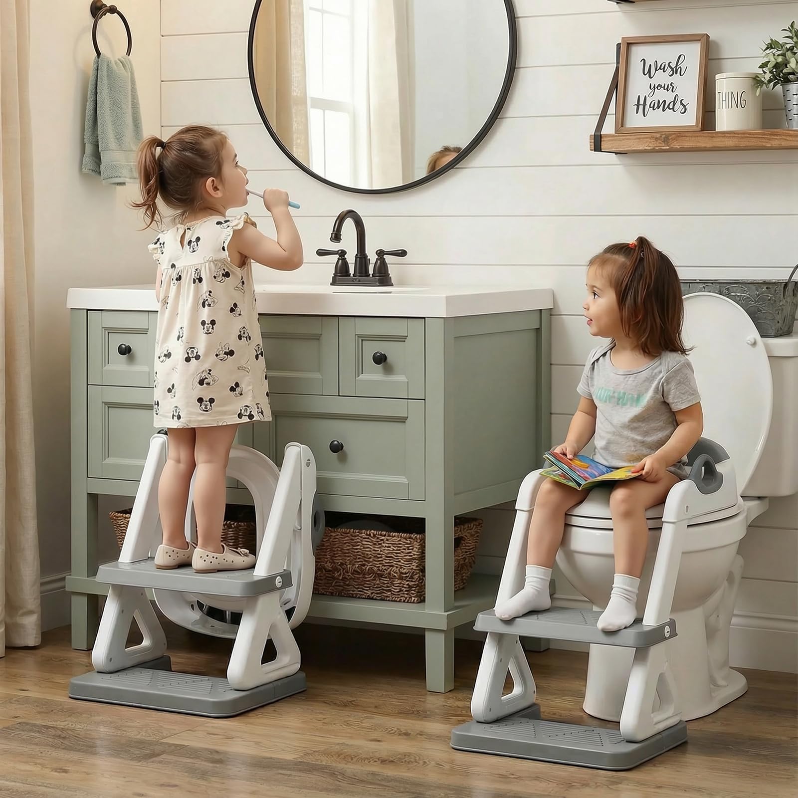 Asiento de inodoro de entrenamiento para ir al baño con escalera para niños y niñas, inodoro de entrenamiento 2 en 1, protector contra salpicaduras, taburete antideslizante (gris-blanco)