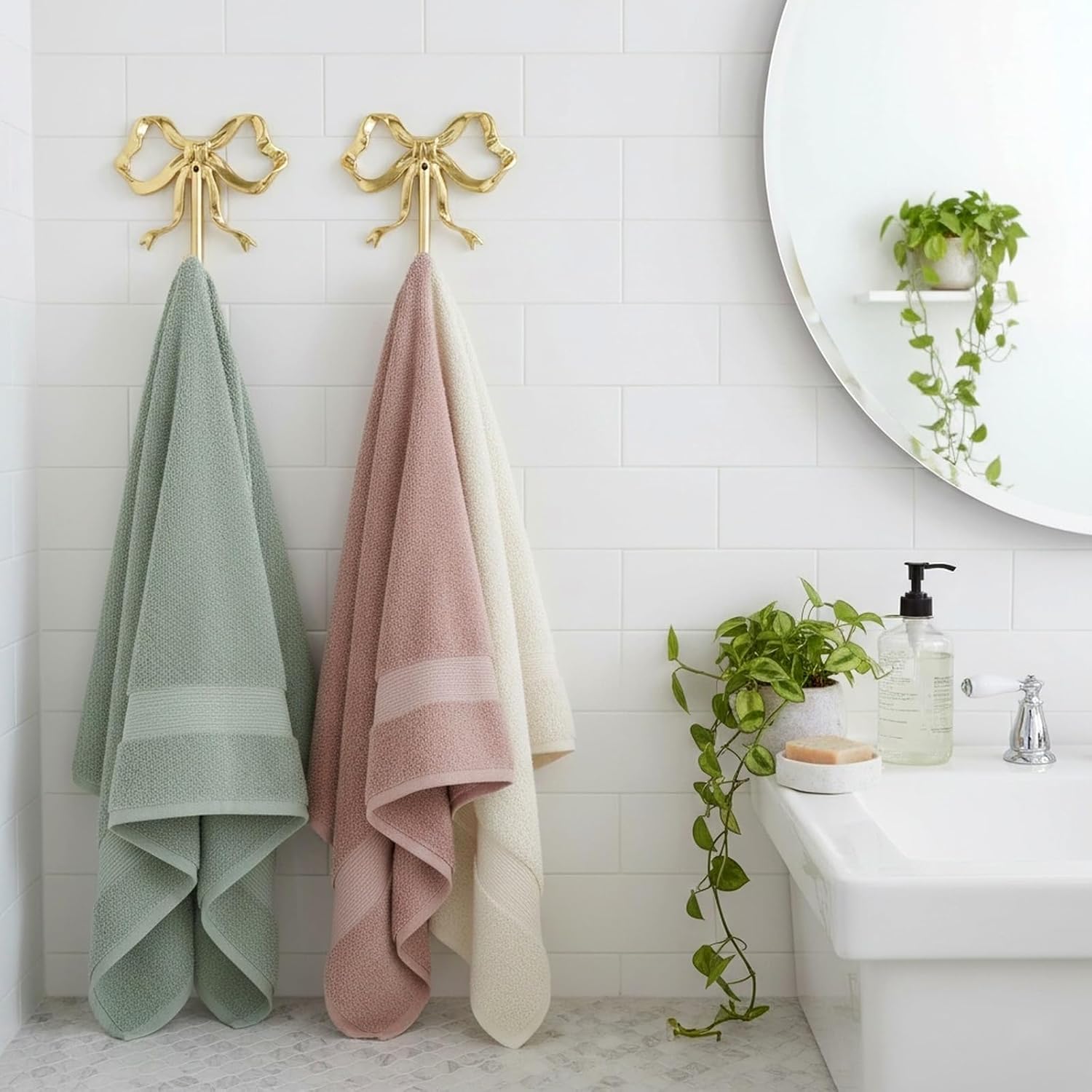 LOGOFUN 2Pcs Bow Hooks Gold Bow Hooks for Wall Brass Bowknot Wall Hook for Towel Nursery Bathroom Office Large (3.62X3.54X0.79in 9.20X9.00X2.00cm)