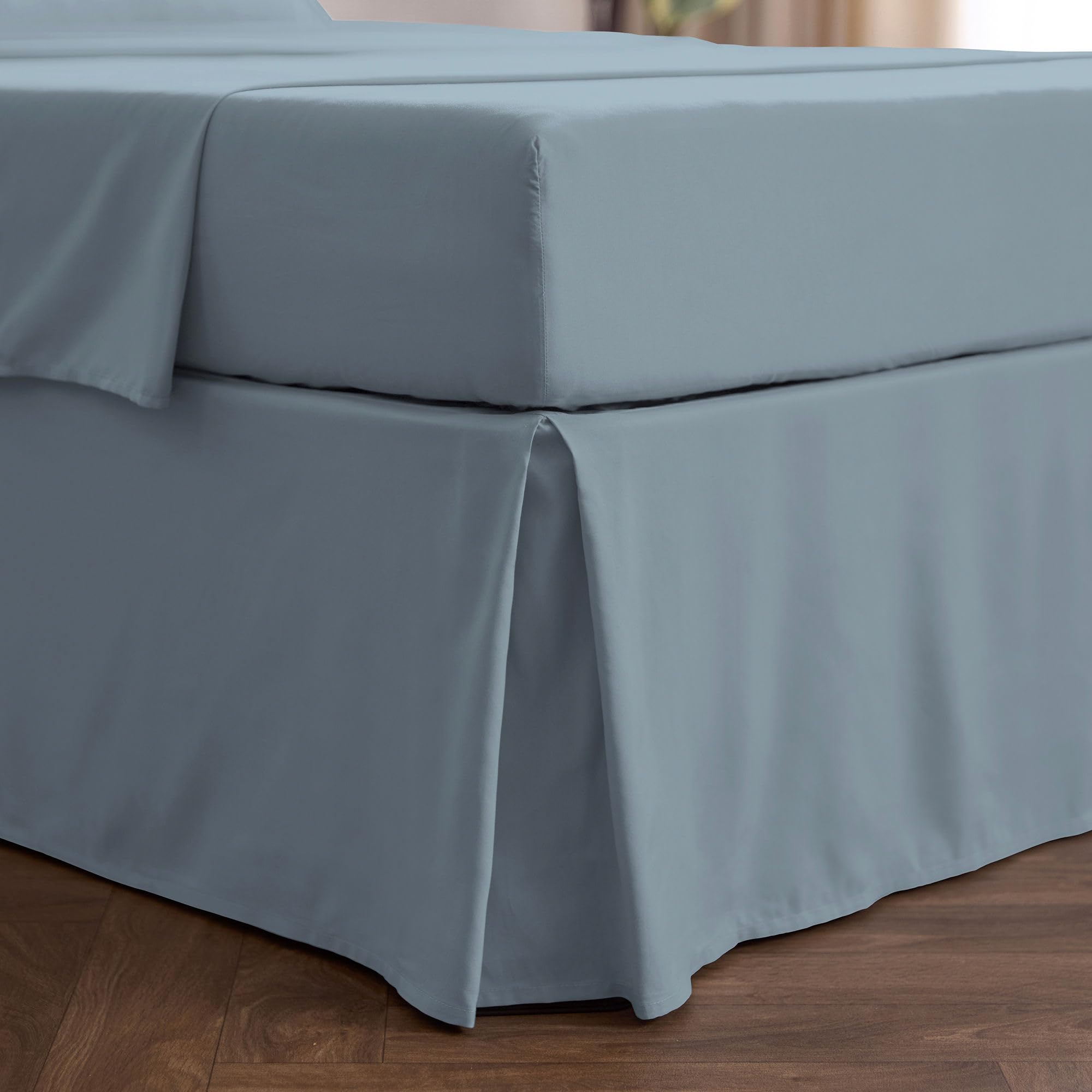 Mellanni Bed Skirt Full Size - Bed Skirting - 15-Inch Tailored Drop Pleated Dust Ruffle - Hotel Luxury Bedding - Wrinkle, Fade, Stain Resistant - 1 Bedskirt (Full, Blue Hydrangea)