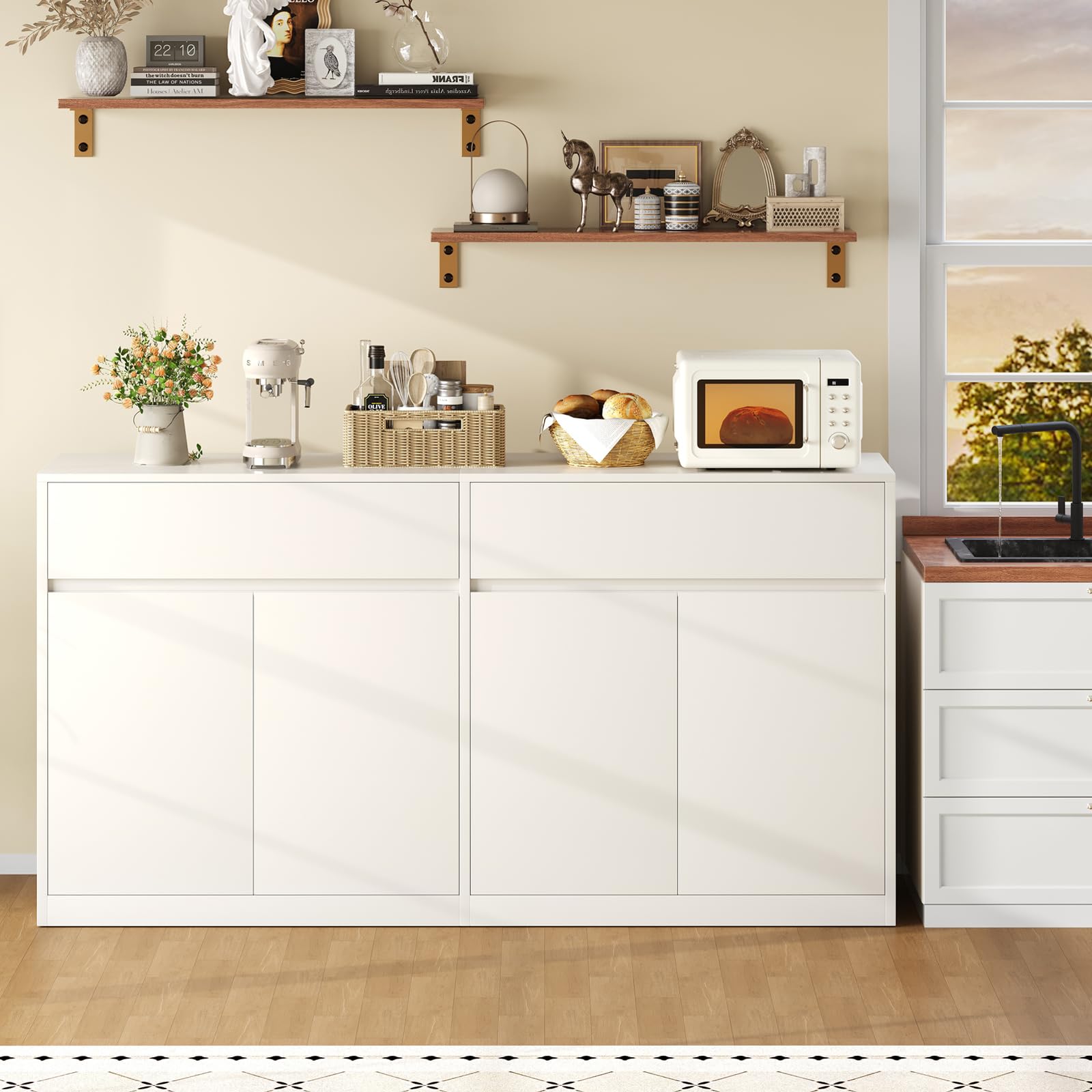 BEWISHOME Aparador Cocina, Aparadores para Salon con Toma de Corriente | 140x80x40cm mueble auxiliar de cocina, mueble cocina con 4 Puertas 2 Cajones y Estante Regulable para Salón Comedor Blanco