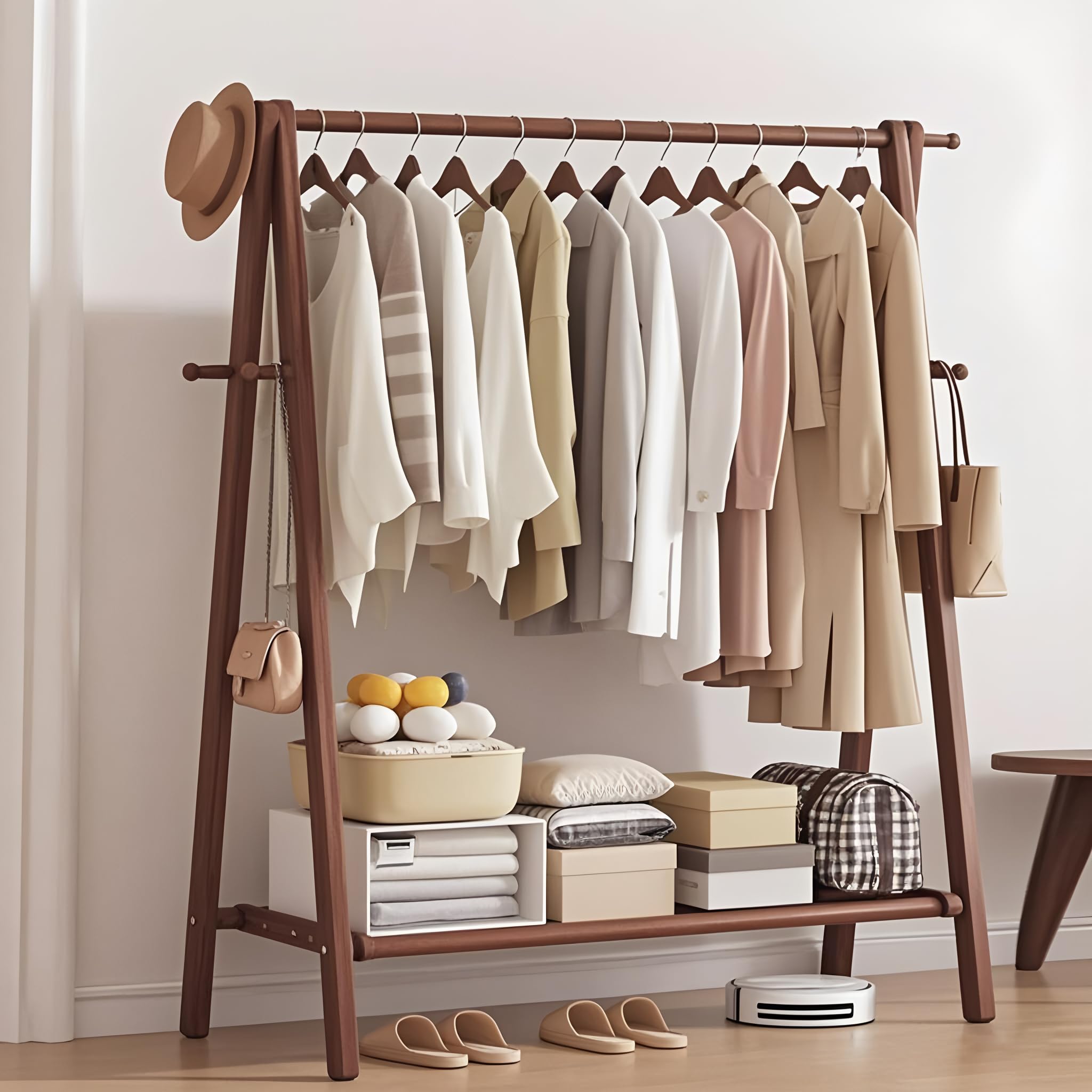 Porte-manteau pliable en bois pour résoudre le manque de rangement dans un petit couloir