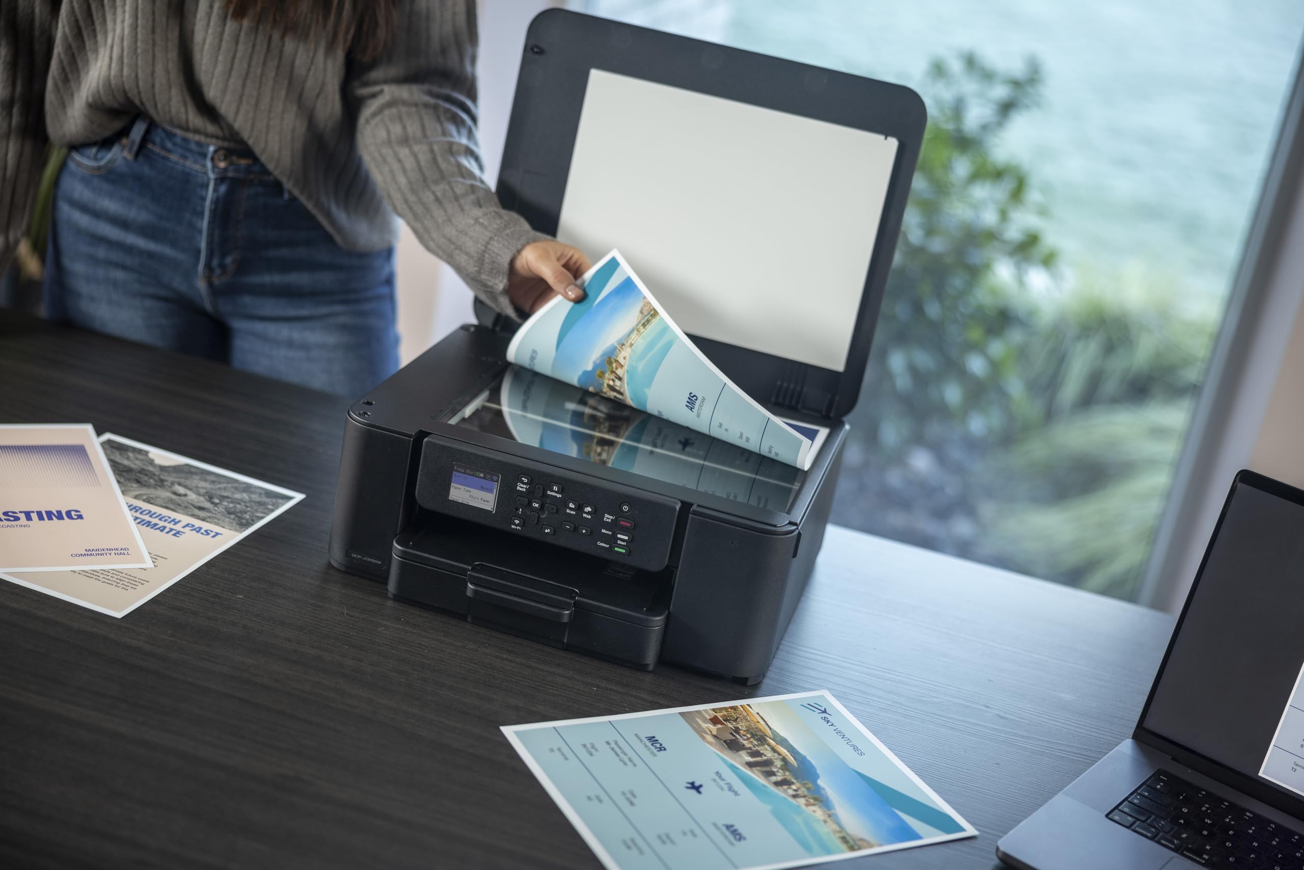 Brother DCPJ1313DW Stampante Multifunzione Inkjet a Colori con Duplex, WiFi, Display 4.5 cm, Cassetto 150 Fogli